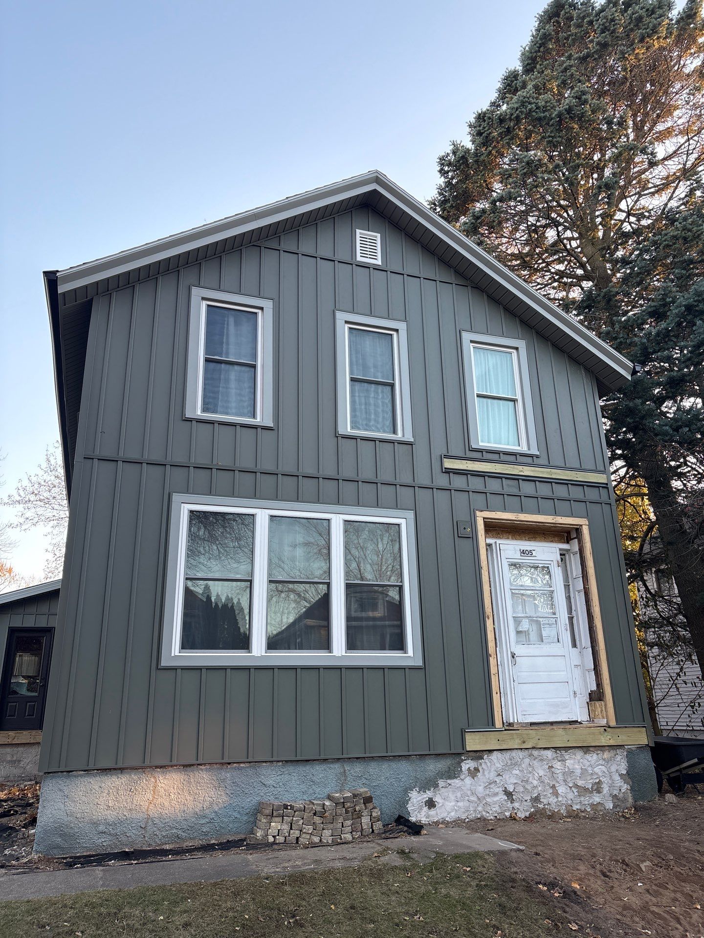FULL HOME SIDING MAKEOVER SHEBOYGAN  by Gellings Roofing & Siding