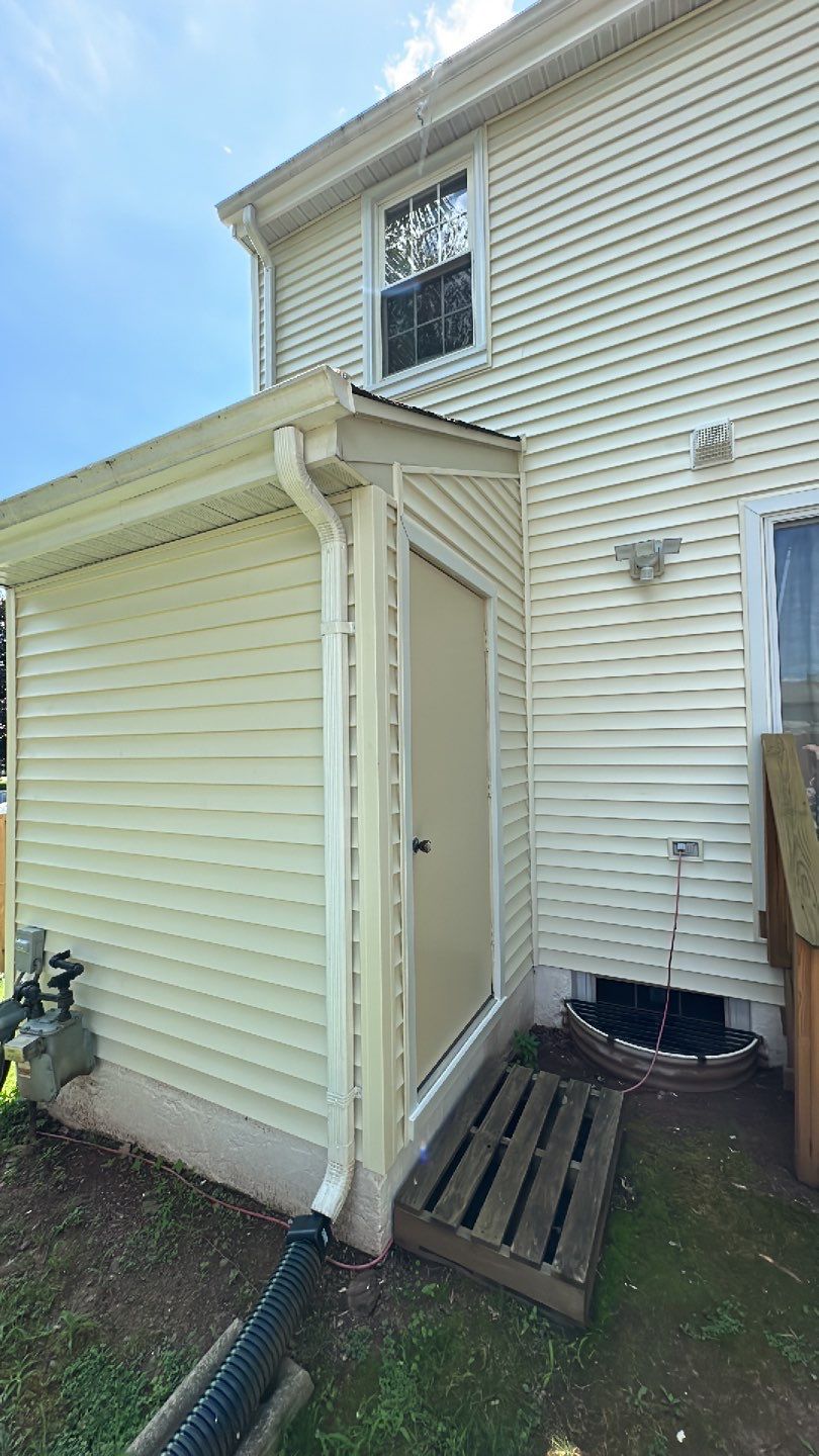 Centreville: CertainTeed Monogram Siding in Sandstone Beige by RM Banning, Inc.