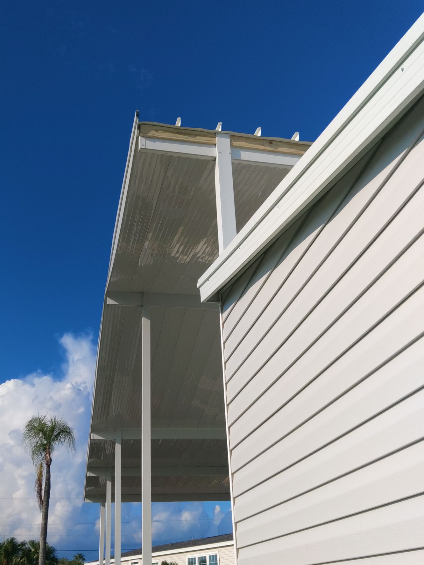 7-Inch Seamless Gutters for Heavy Rain in Sarasota FL by Gutter Professors