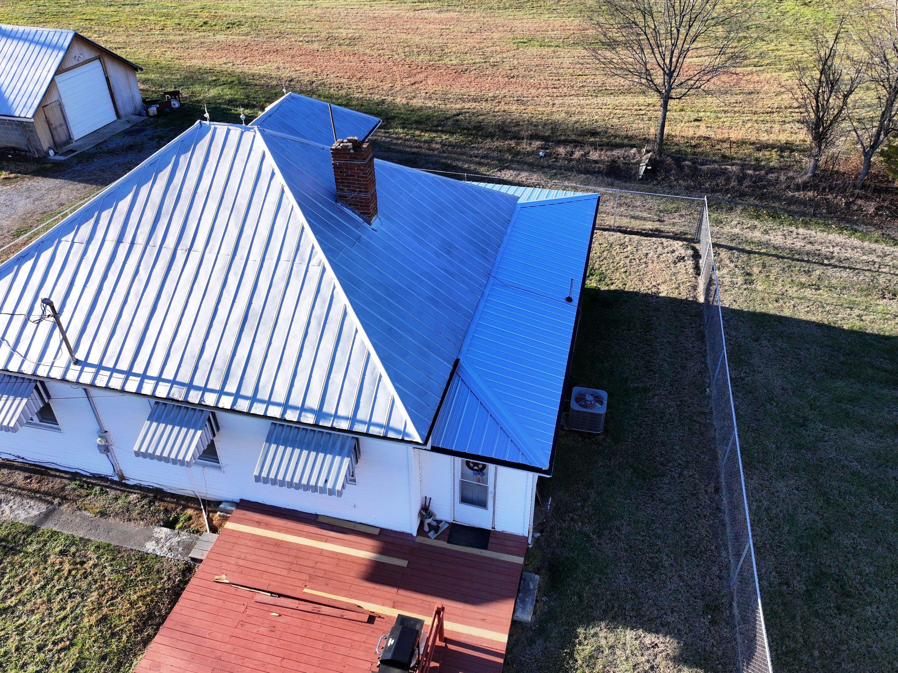 Holt Residence by Omnia Roofing