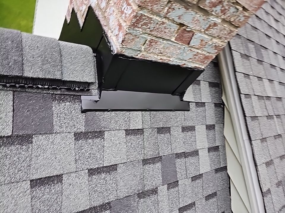 ATLAS PINNACLE COLOR: HEARTHSTONE DRIP EDGE: WHITE by Eagle Eye Roofing