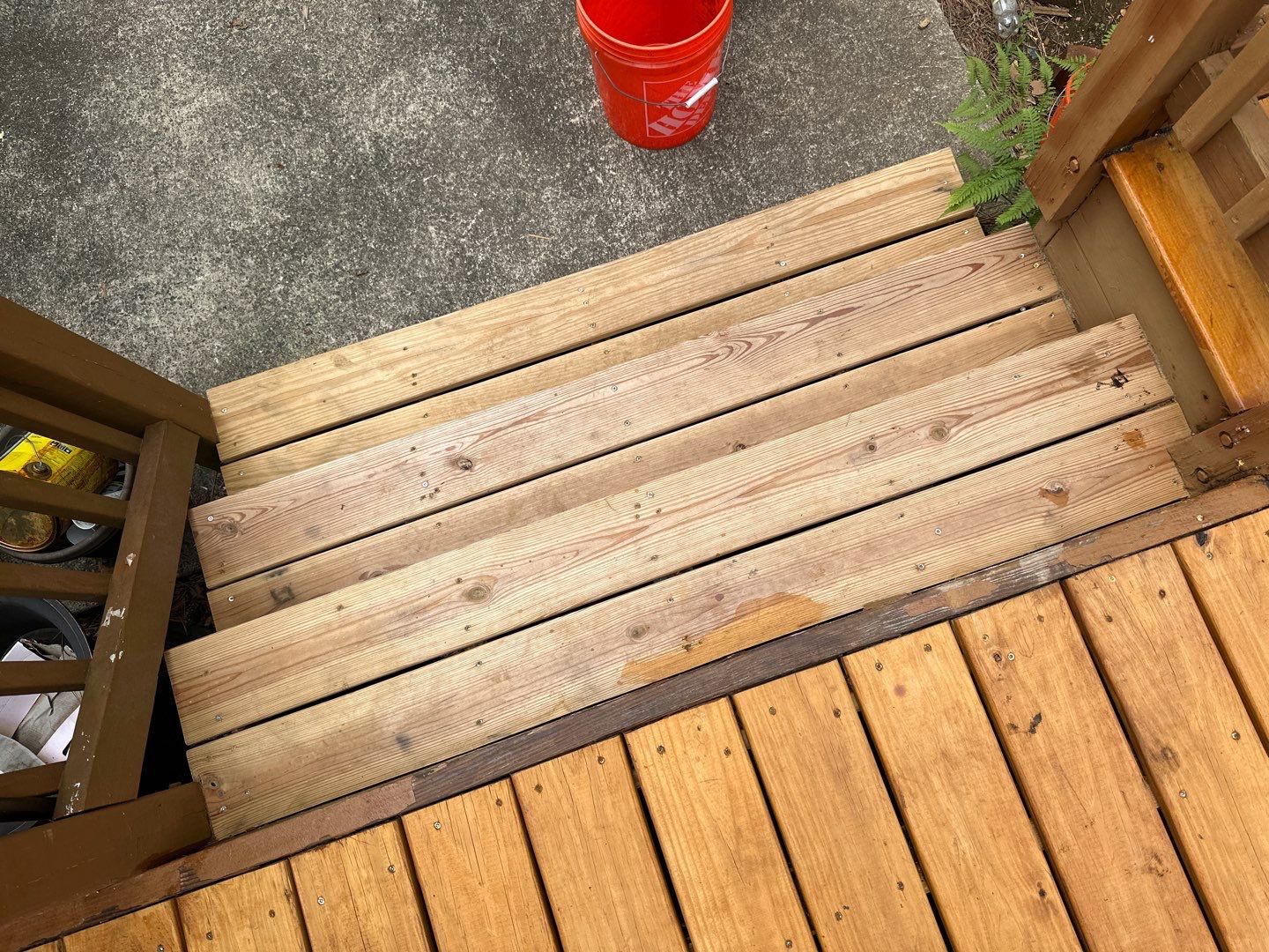 Weathered Deck using AcryFin by DuraSeal