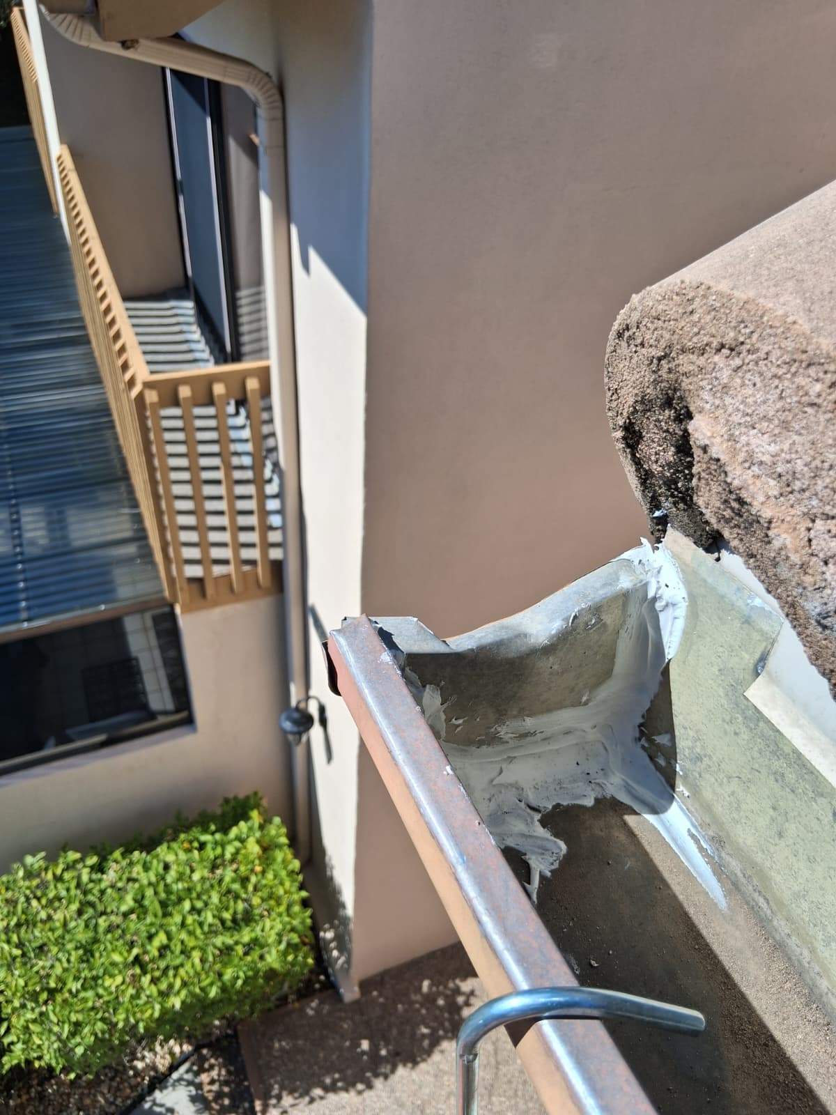 Gutter Cleaning Service in Sarasota FL by Gutter Professors