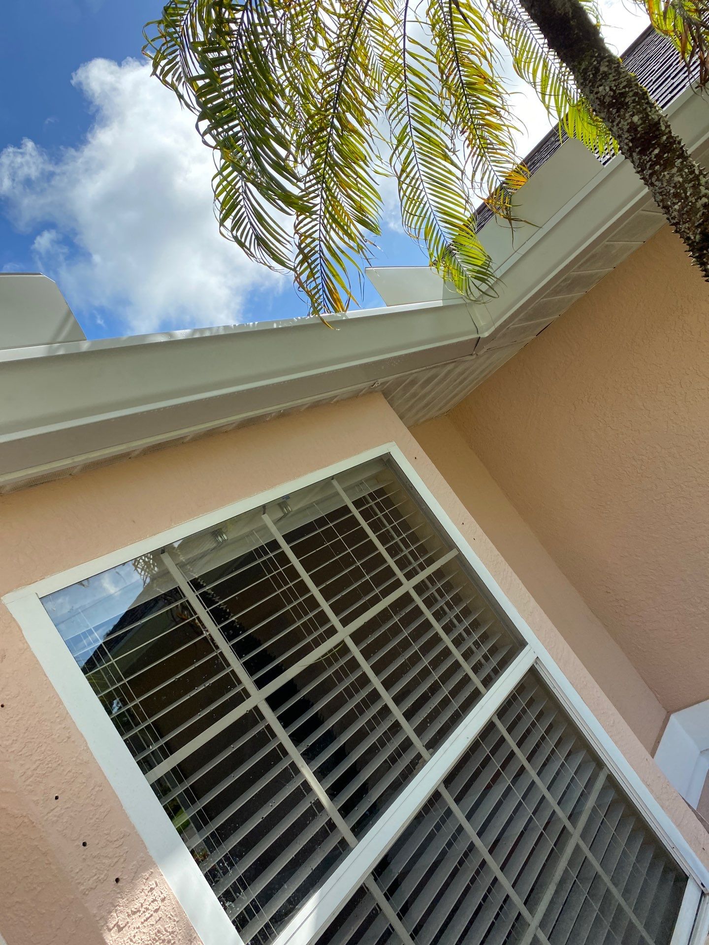 6-Inch Seamless Gutters for Superior Drainage in Fort Myers FL by Gutter Professors
