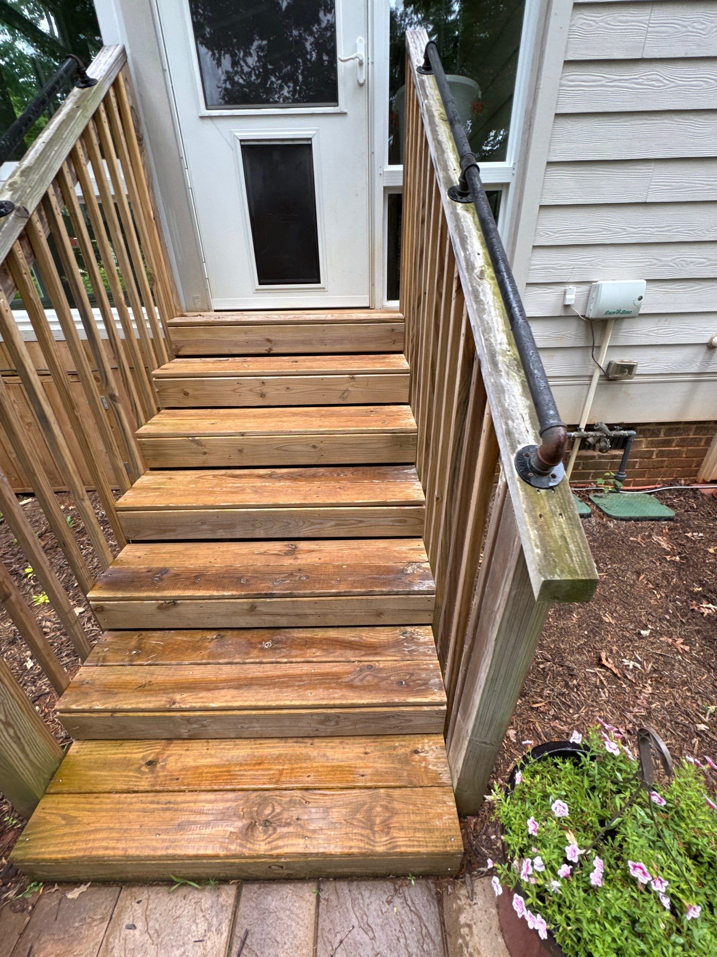 Wood Siding using Wood Sealant by DuraSeal