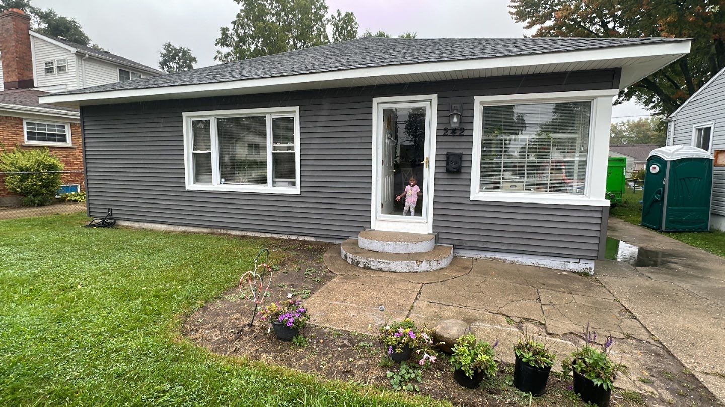 Siding Replacement using CertainTeed Restoration Classis D4 by 180 Contractors