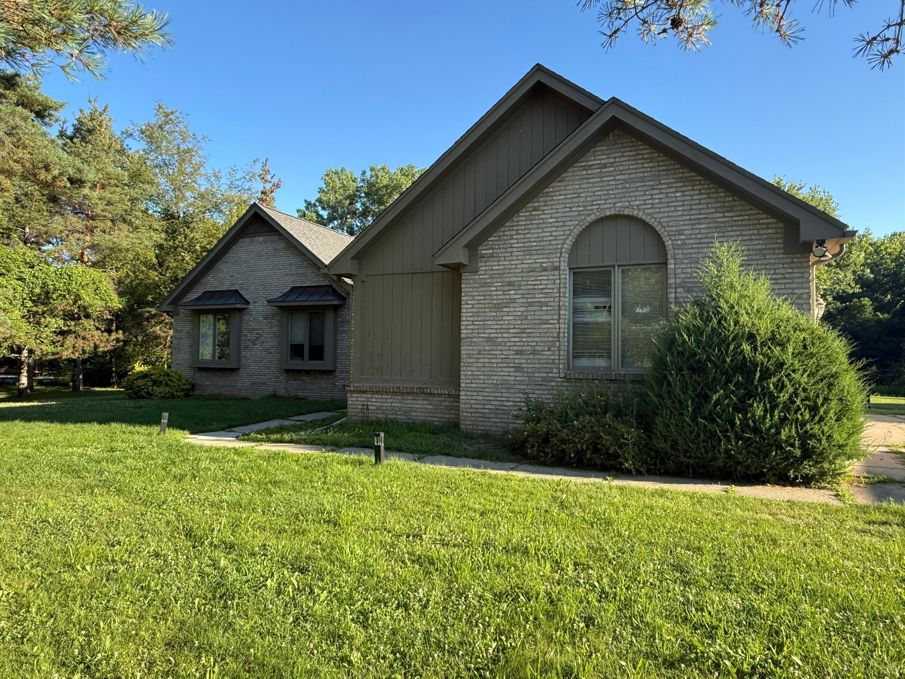 Siding Replacement using Alside Charter Oak D4.5" Laguna Blue by 180 Contractors