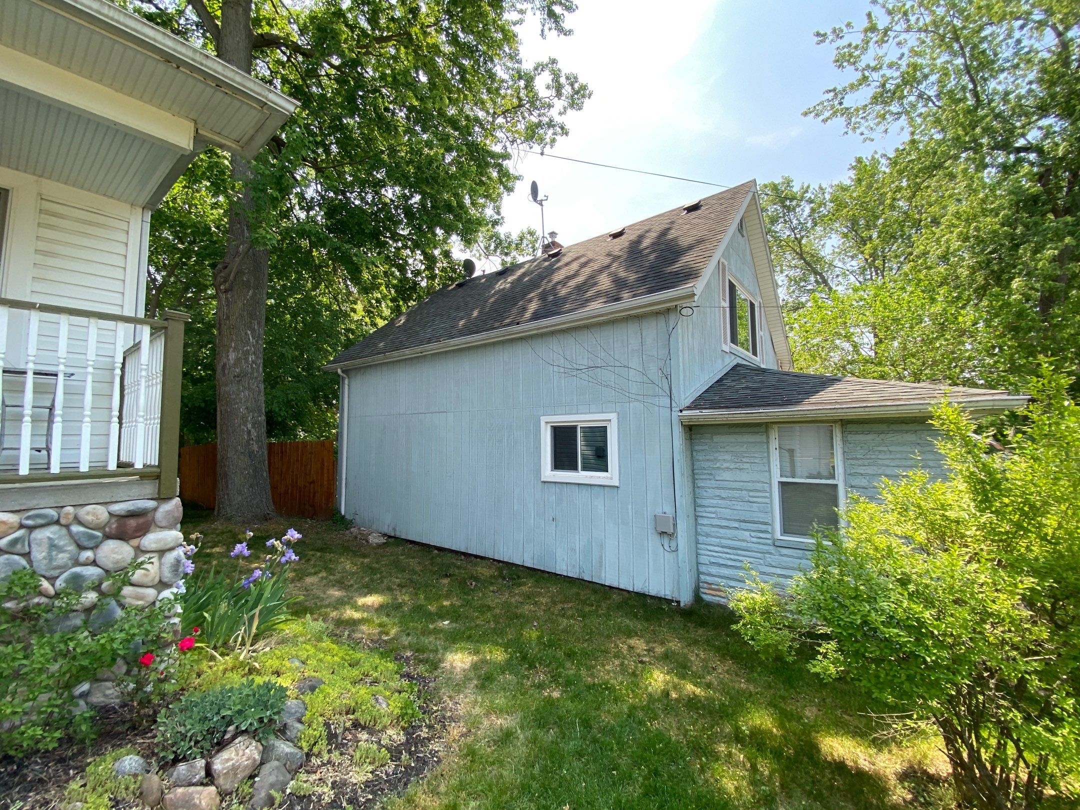 Siding Replacement using CertainTeed Restoration Classis D4 by 180 Contractors