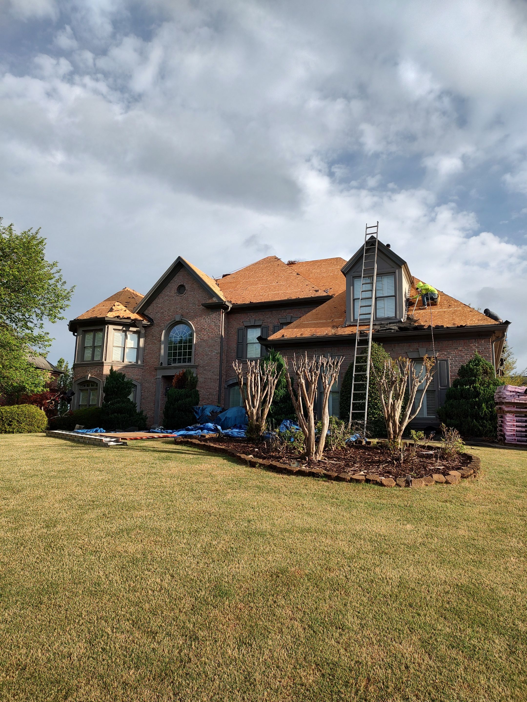 Top-Quality Williamsburg Gray Owens Corning Roof Installation in Roswell, Georgia by NBS Roofing by NBS Roofing, Inc.