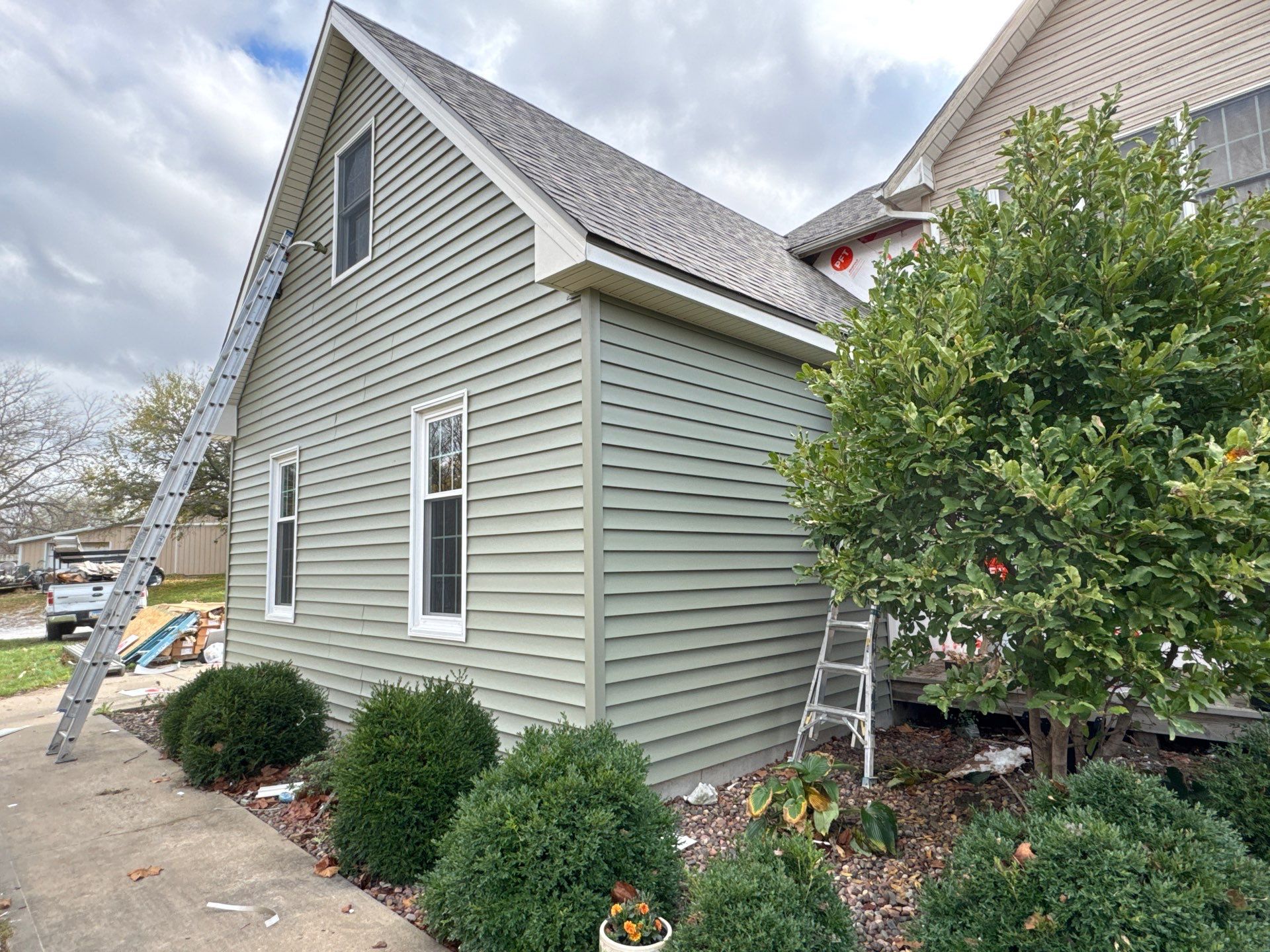 Comprehensive Residential Roof and Siding Replacement in Smithville Missouri by EEC Windows, Siding & Roofing