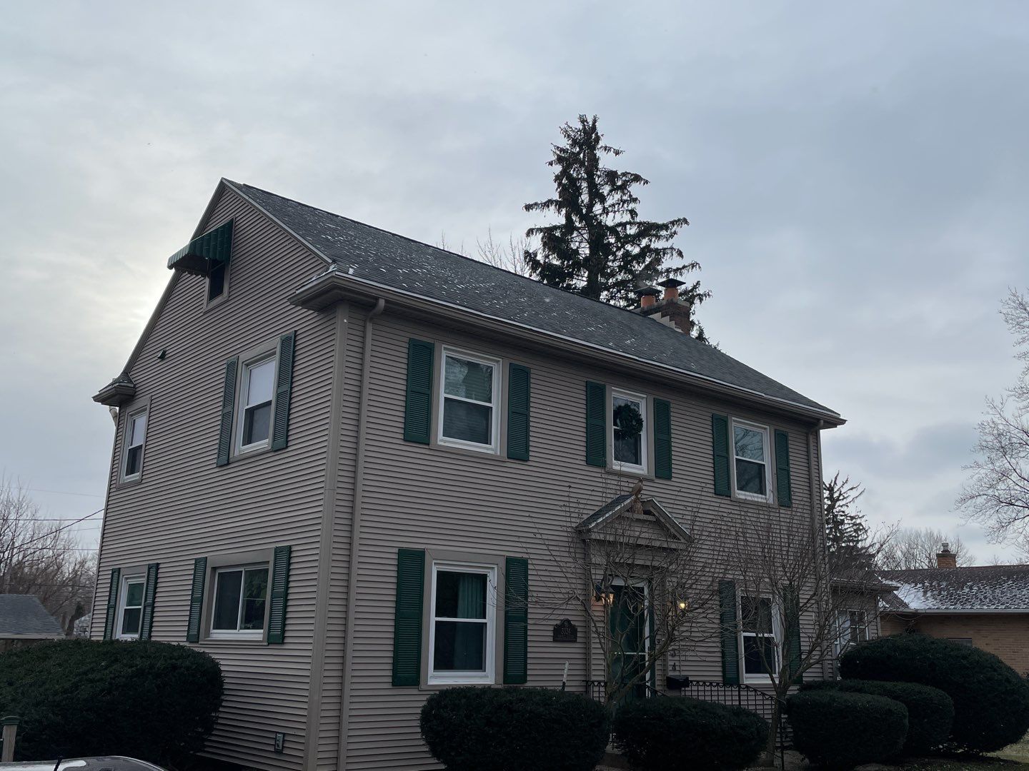 Residential Roofing Installation using Vic West Nothridge Slate by 4Ever Metal Roofing