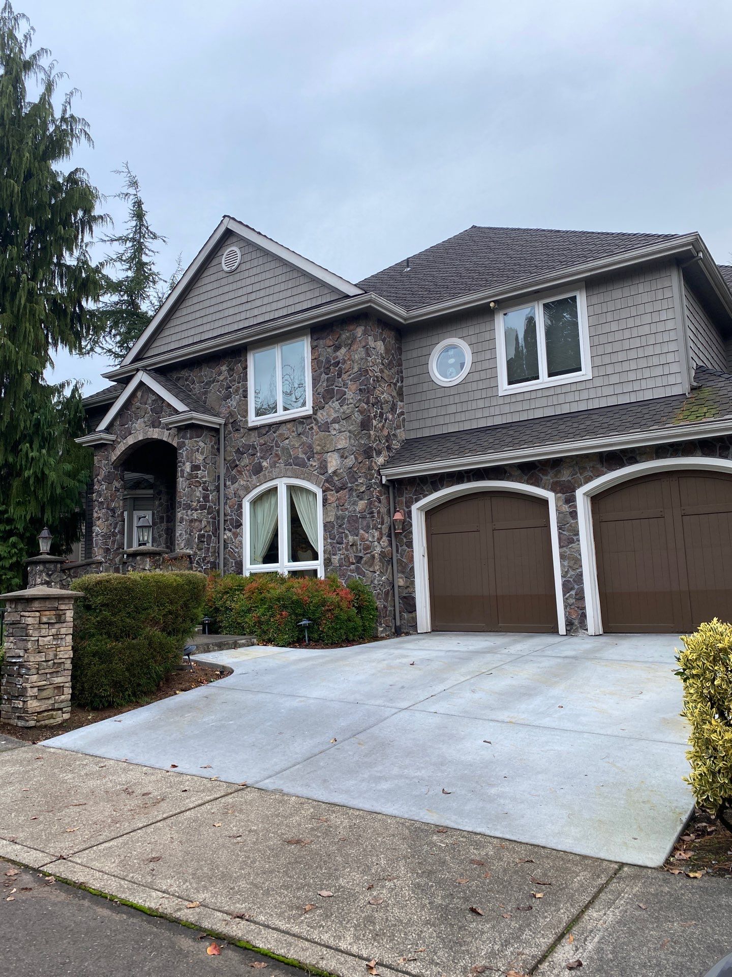 House cleaning routine maid service Project in Lake Oswego by Cloud 9 Professional Cleaning Services