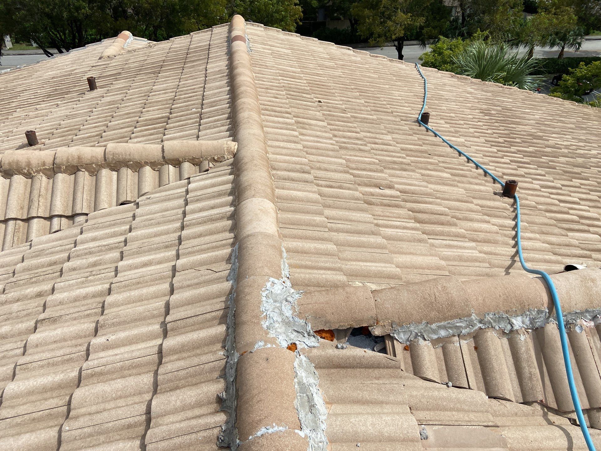Commercial Roof Cleaning Coral Springs by BKB Pressure Cleaning LLC