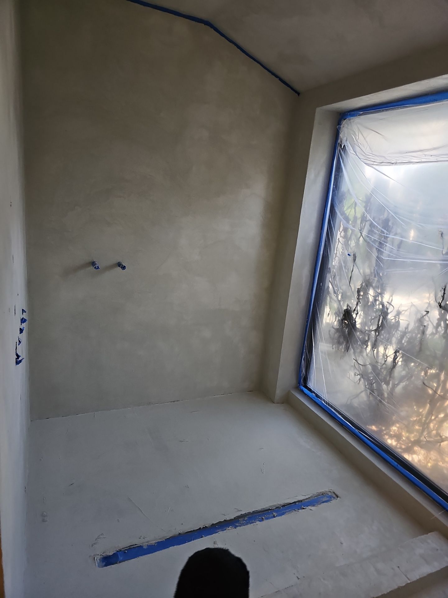 Bathroom Remodeling with Microtopping by Seamless Surfaces