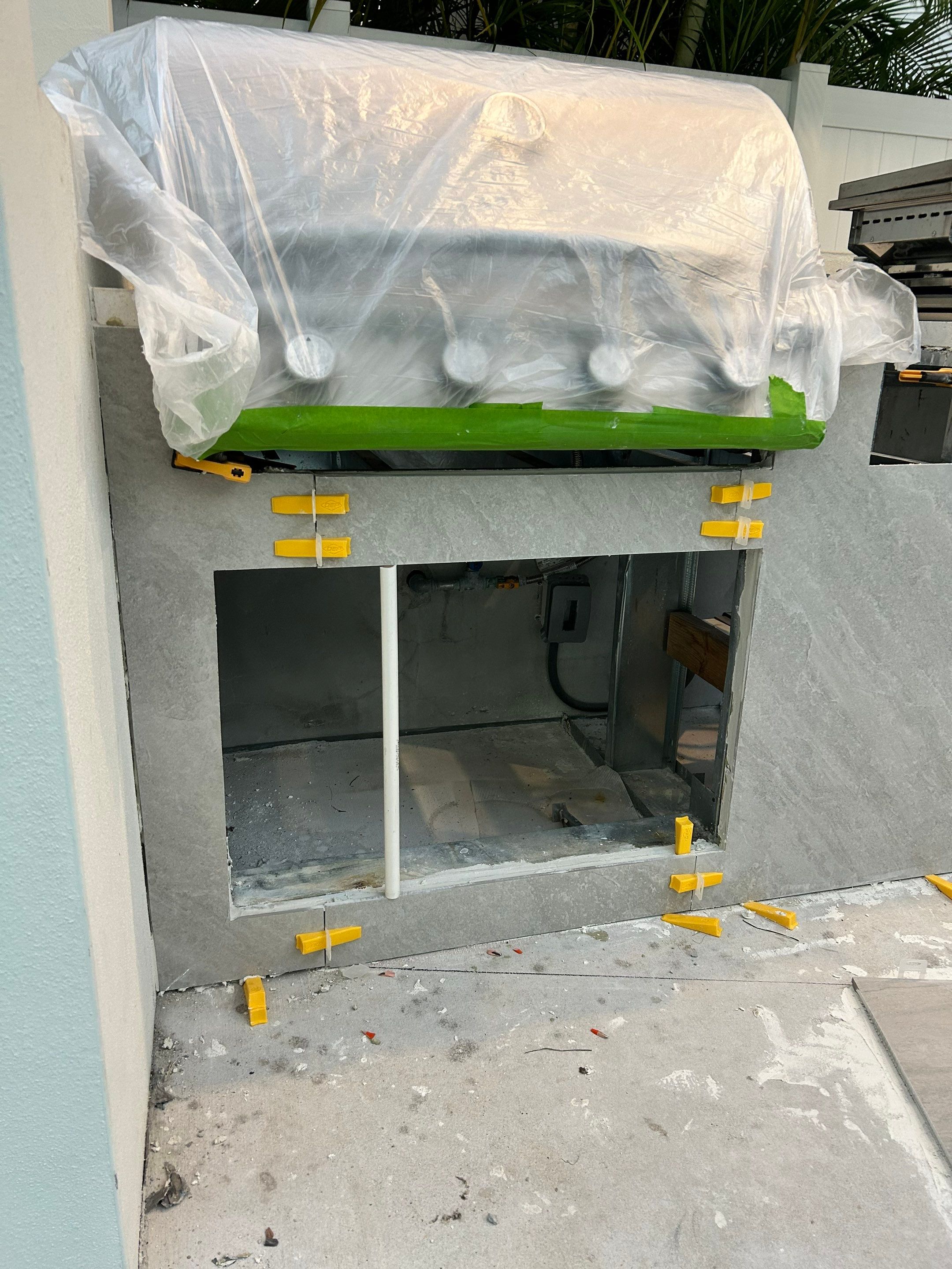 Outdoor BBQ - East Boca Raton by Hevi Tile