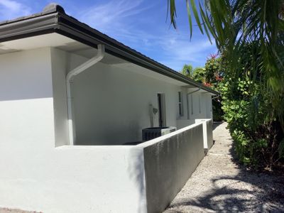 7-inch dark Box Gutters