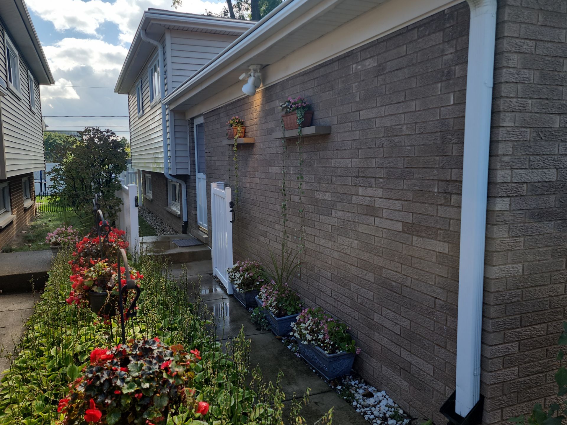 Exterior House, Detached Garage & Window Cleaning by Northern Power Washing LLC.