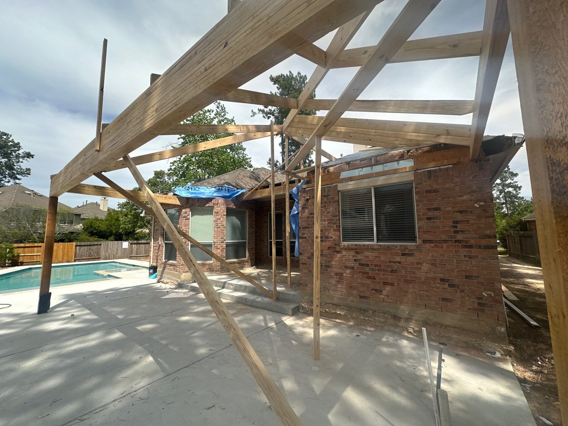 Pool, Patio Cover and Summer Kitchen in Sterling Ridge by SophAlx LLC