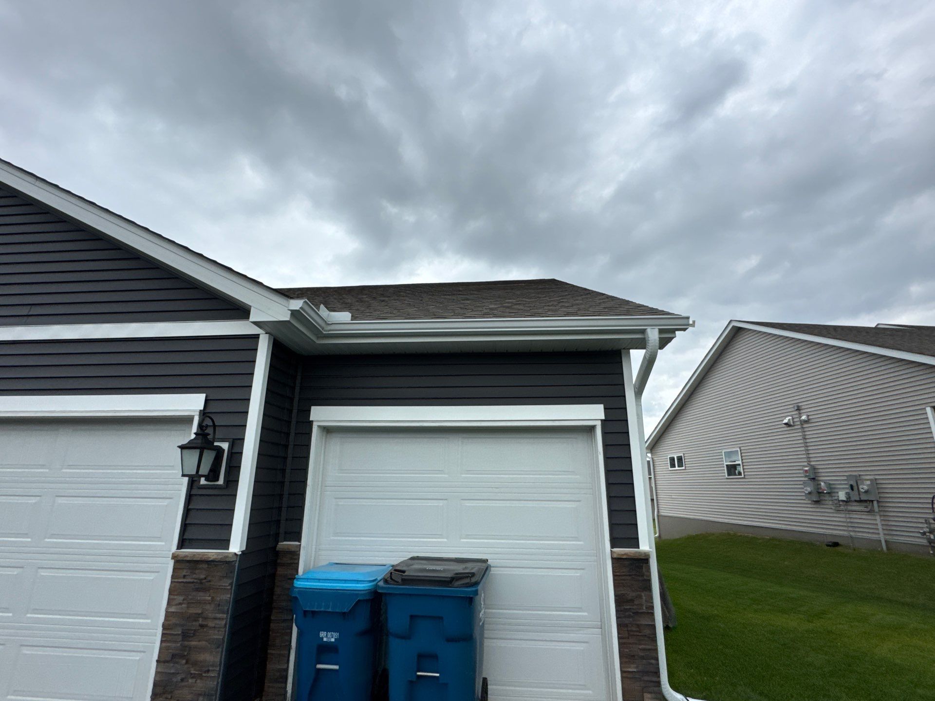 5" Seamless Gutter Installation – Elk River, MN by Next Level Seamless Gutters / Exteriors Inc.