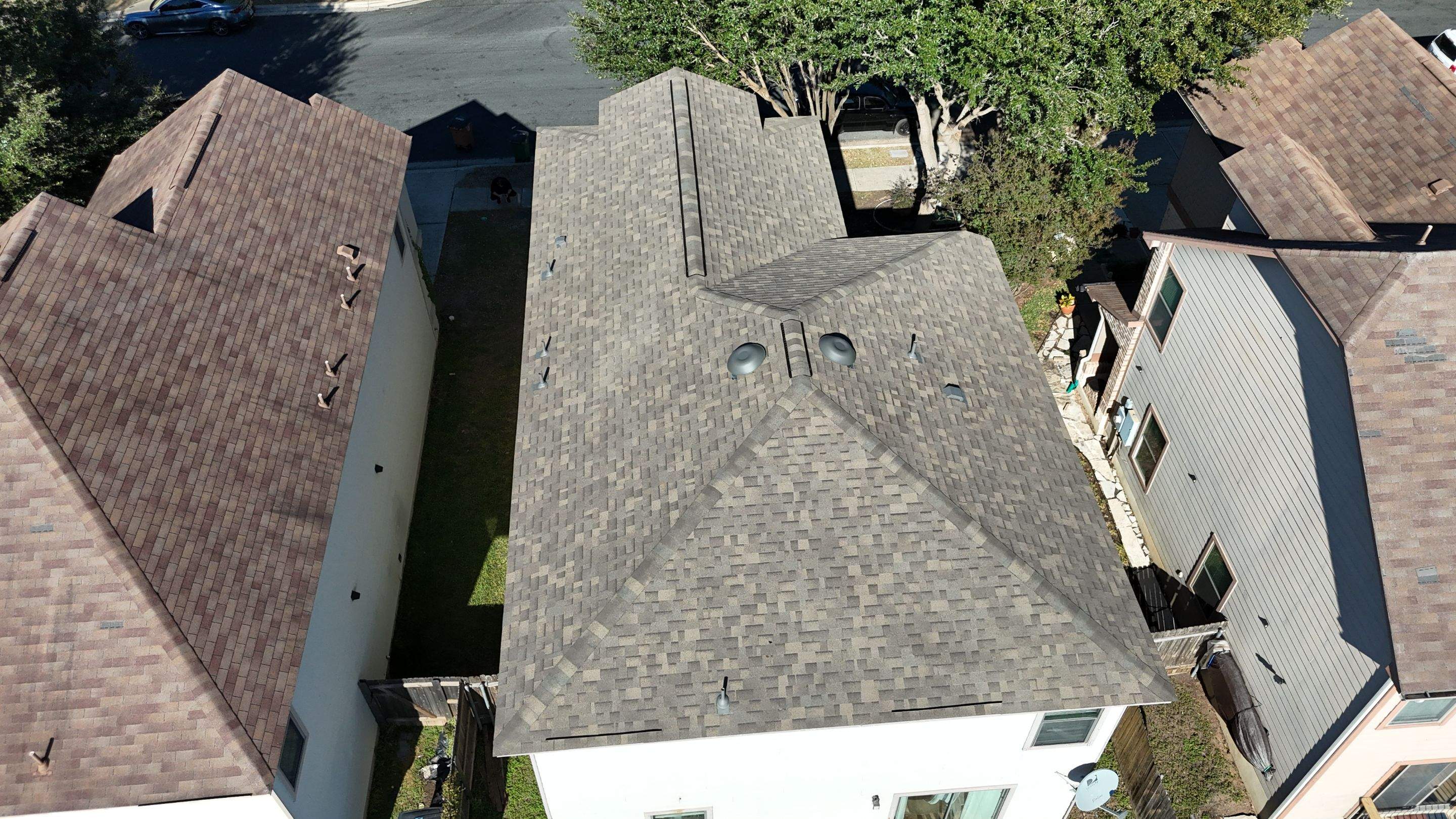 Weathered Wood - Malarkey Vista by RoofsOnly.com