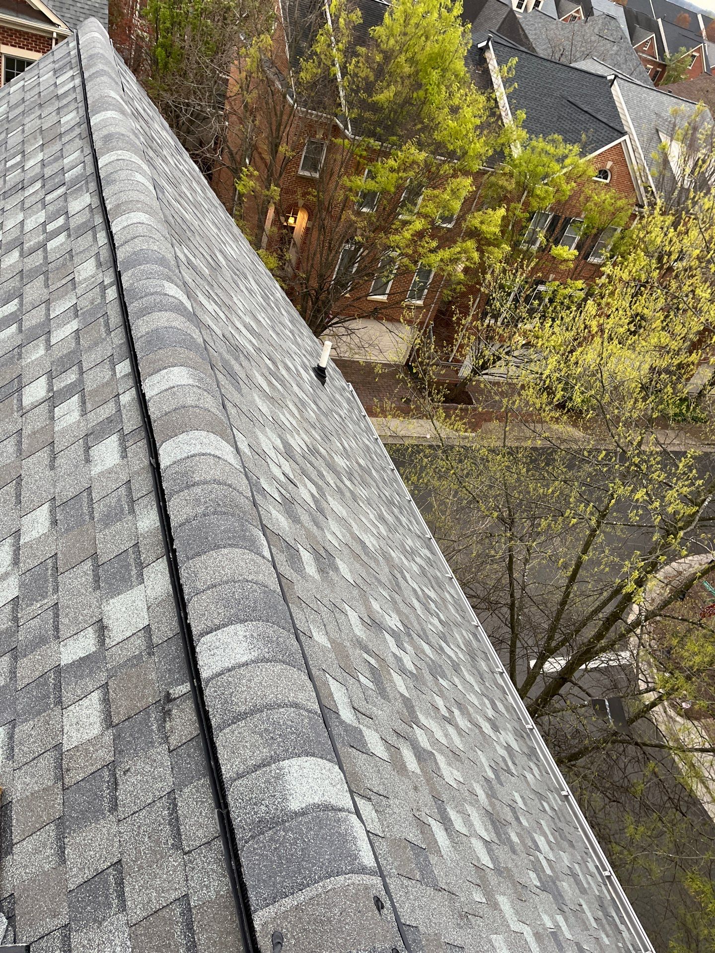 Alexandria: CertainTeed Landmark Pro Designer Shingles in Max Def Georgetown Gray by RM Banning, Inc.