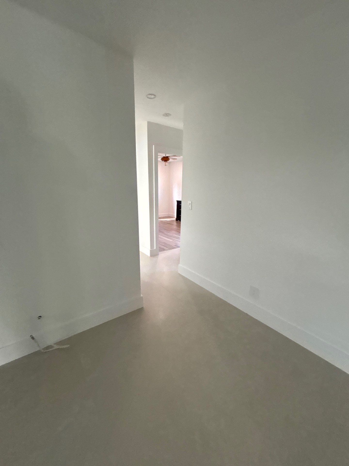 48x48 Flooring - East Boca Raton by Hevi Tile