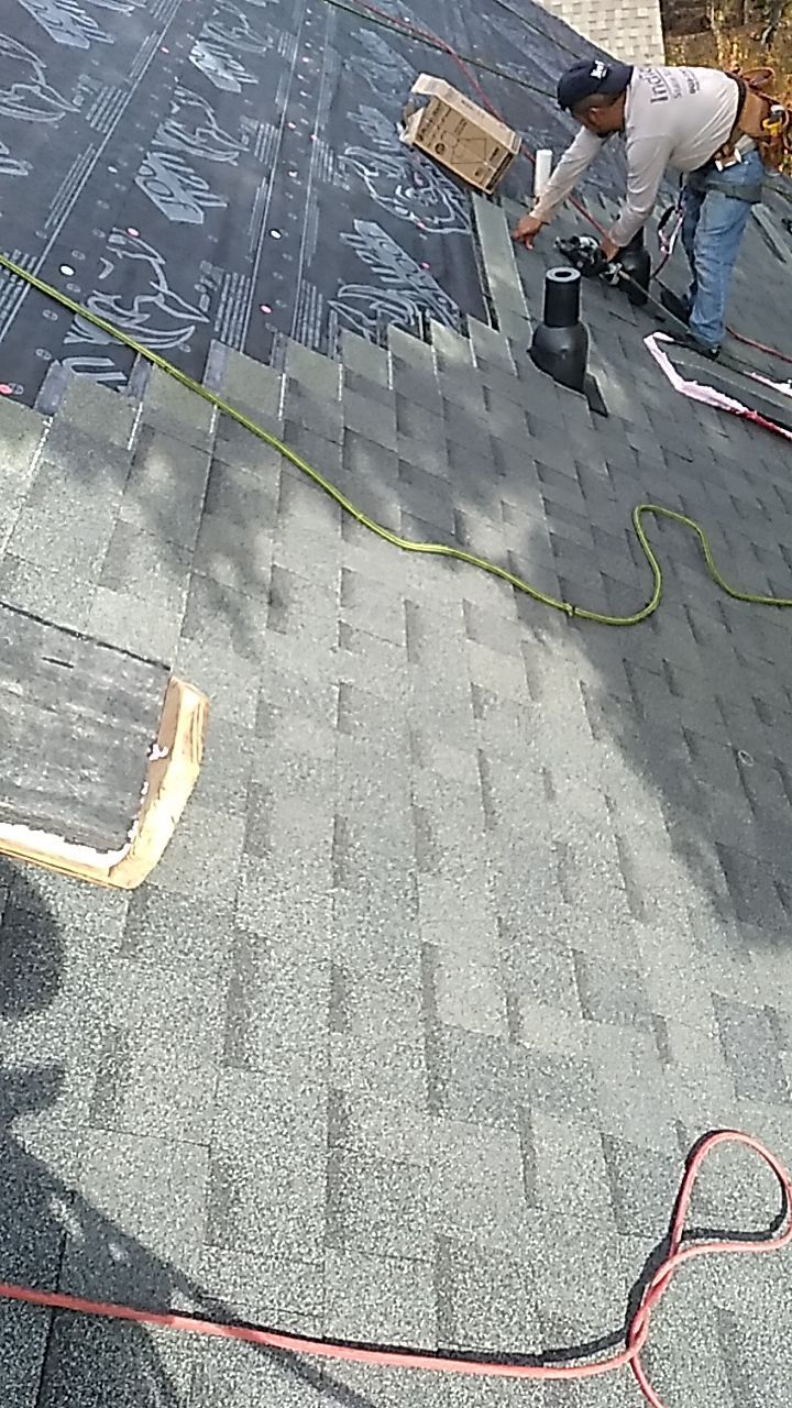 Residential Roofing Installation using Owens Corning Oakridge- Williamsburg Gray by Indigo State Roofing