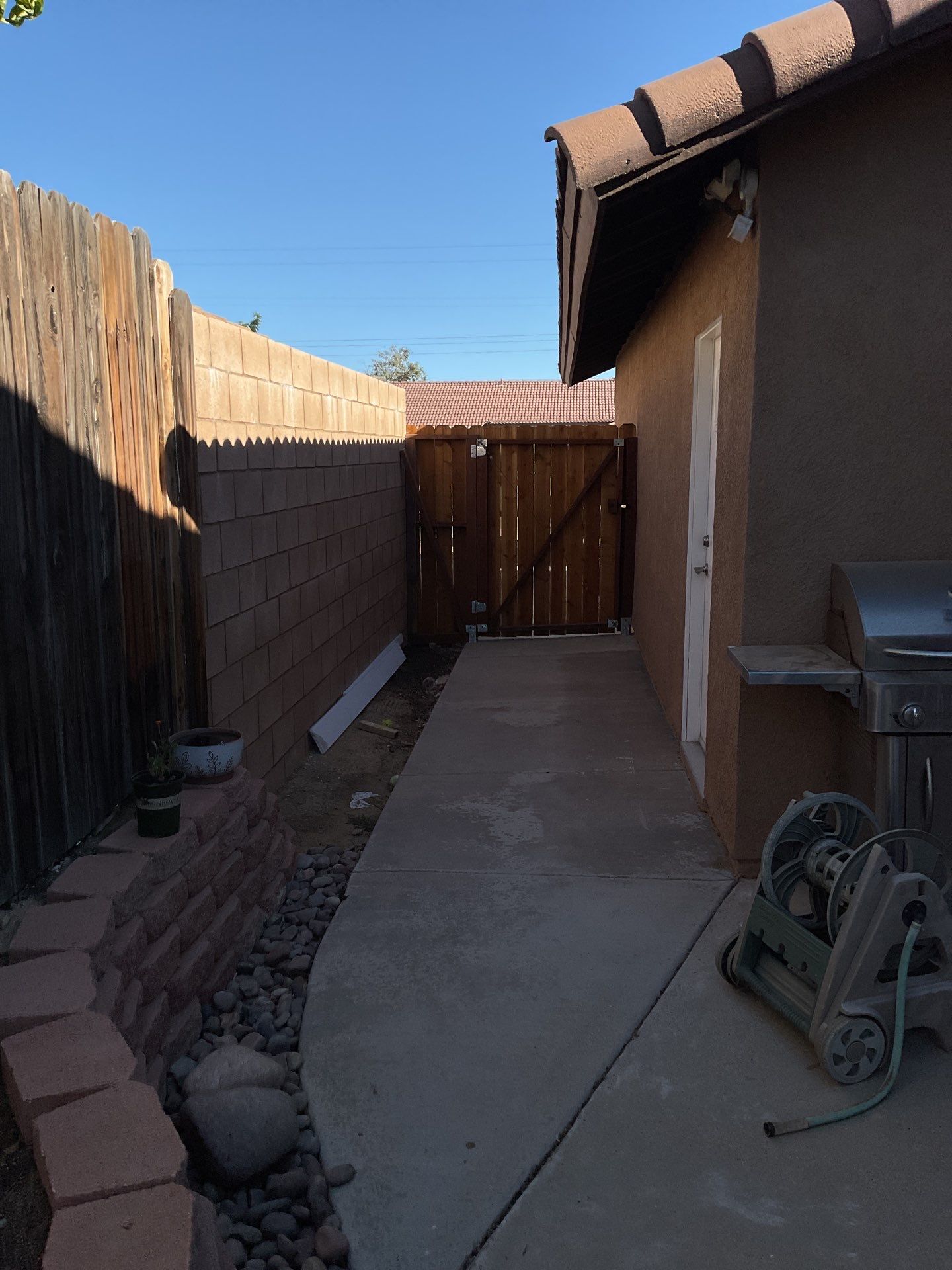 Fence Installation using Vinyl by Fence Guys Inc.