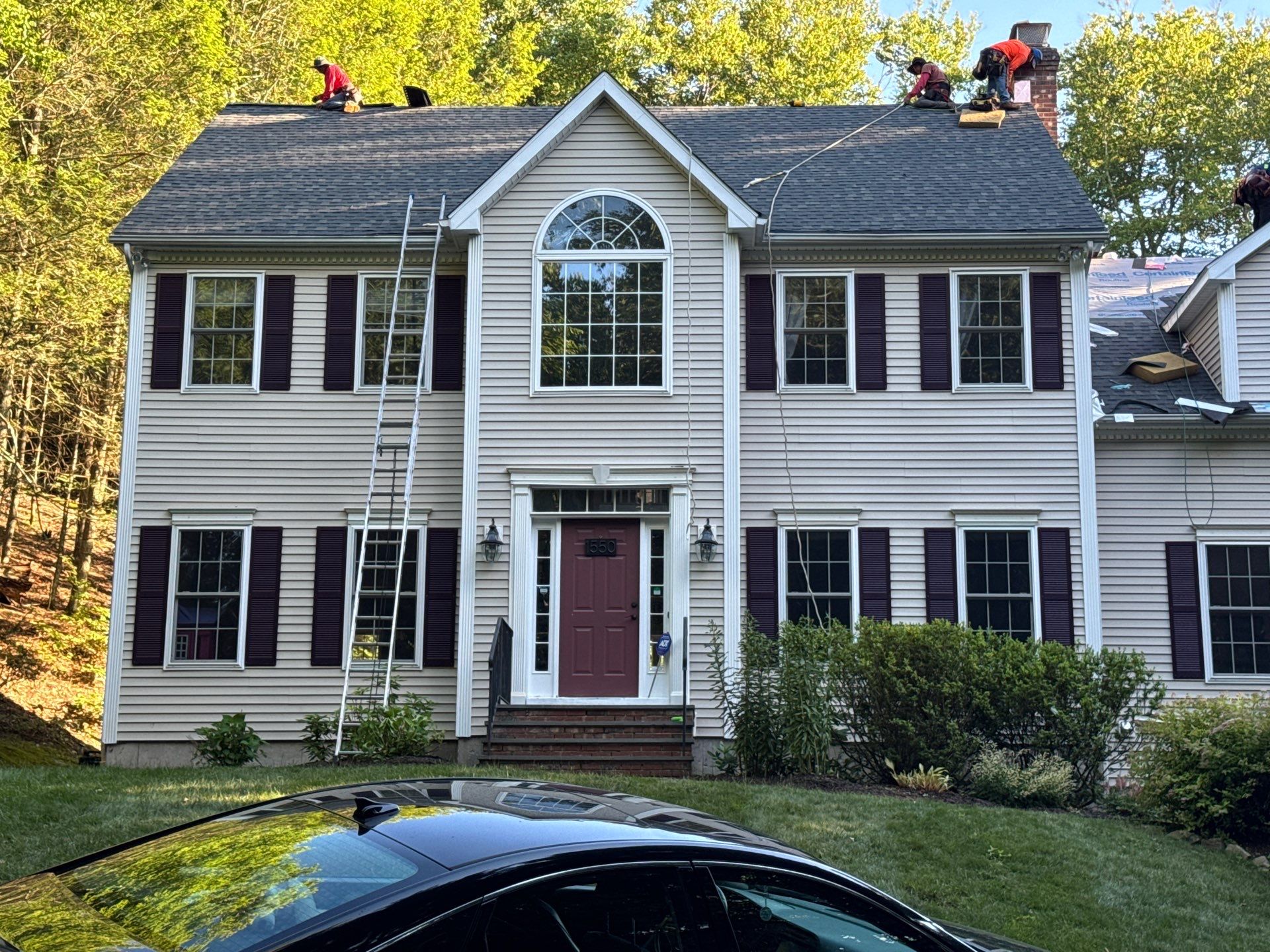 Beautiful new roof in Southbury, CT by DiGiorgi! by DiGiorgi Roofing and Siding Inc