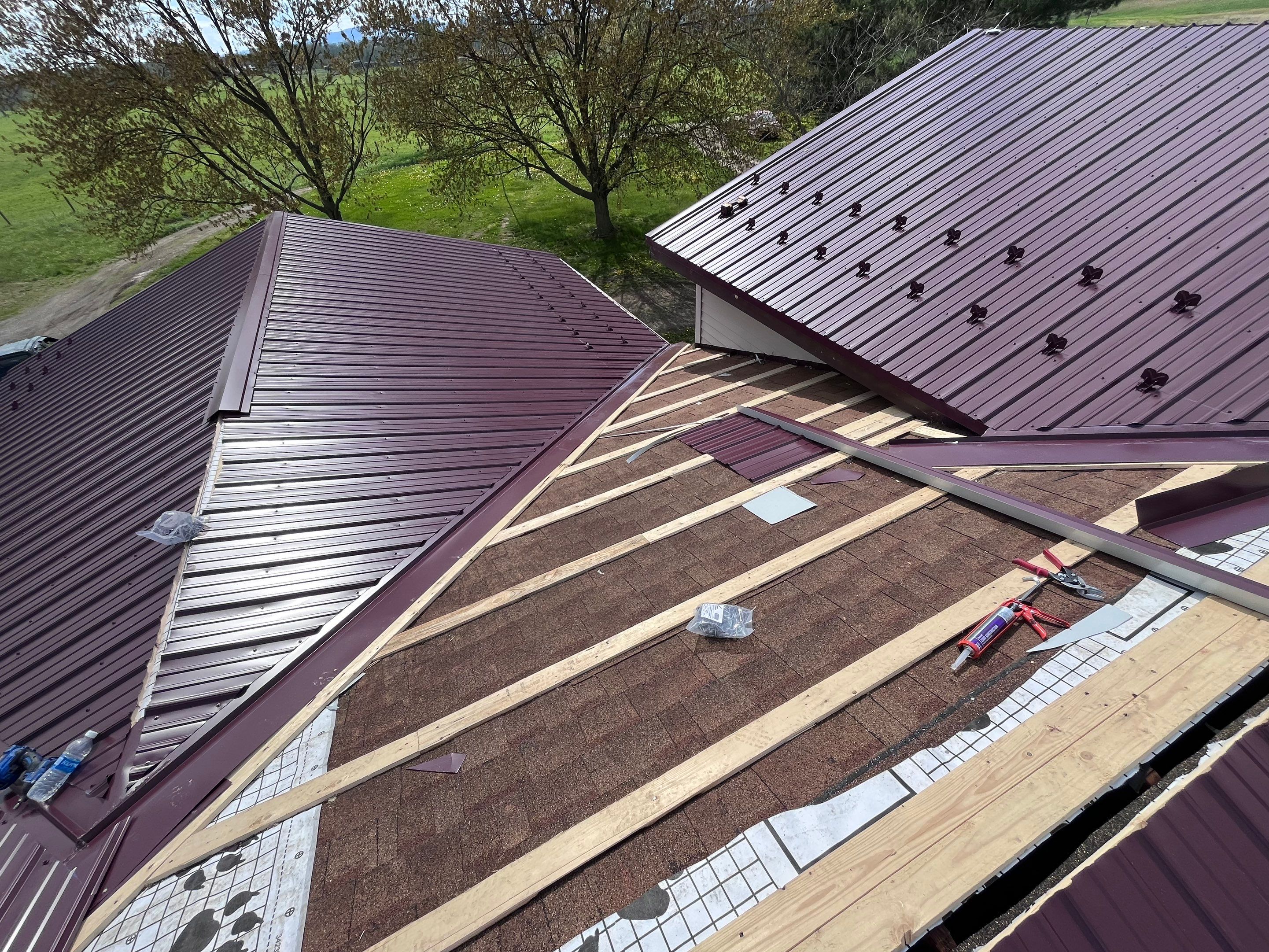 Metal Roof Installation using Everlast Azm panel w/ colourbond process by Teflon Roofing