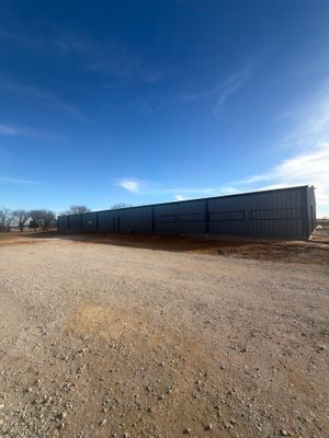 36-stall horse barn complete 🐎