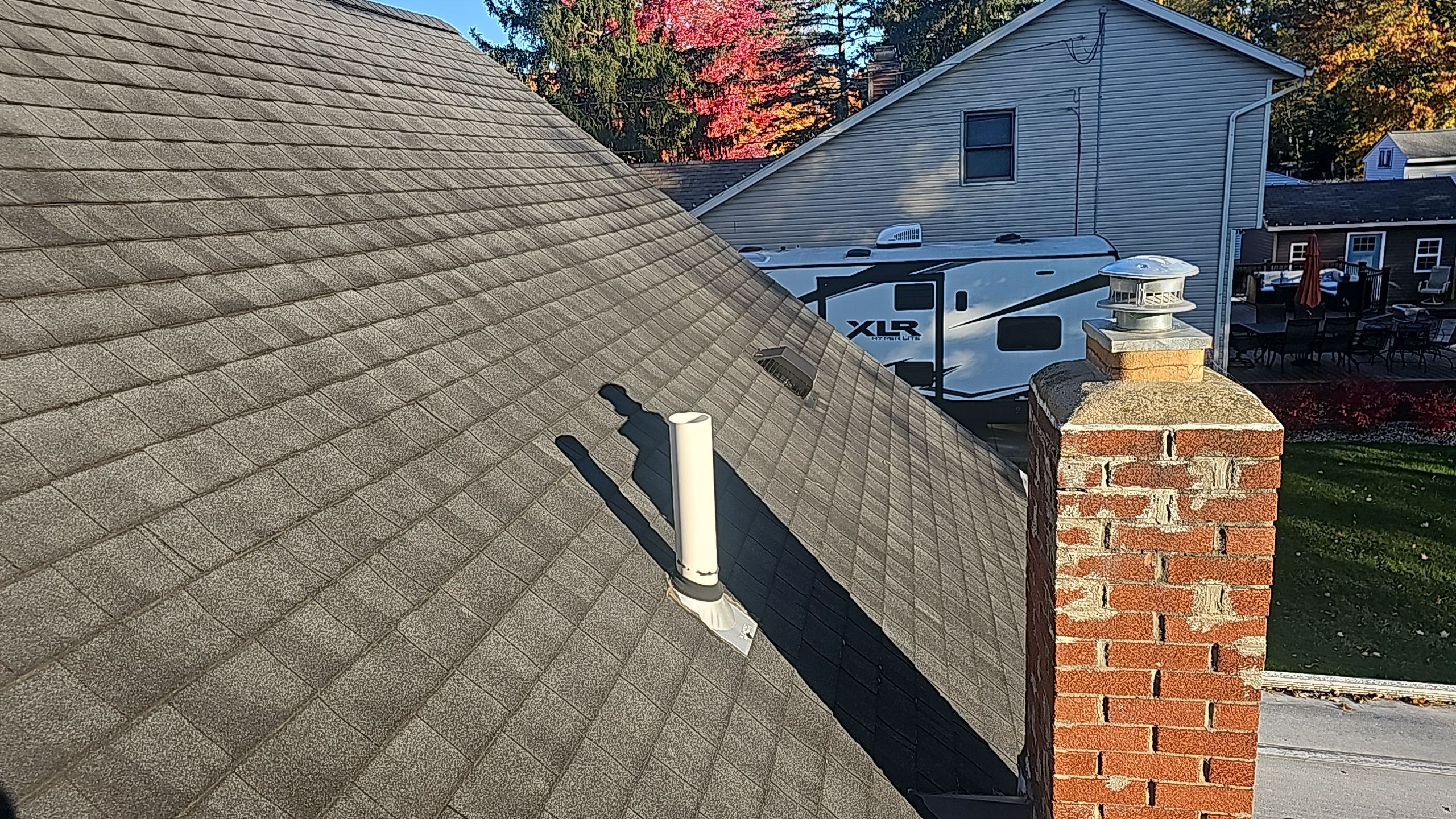 ATLAS PINNACLE COLOR: BLACK SHADOW DRIP EDGE: WHITE by Eagle Eye Roofing