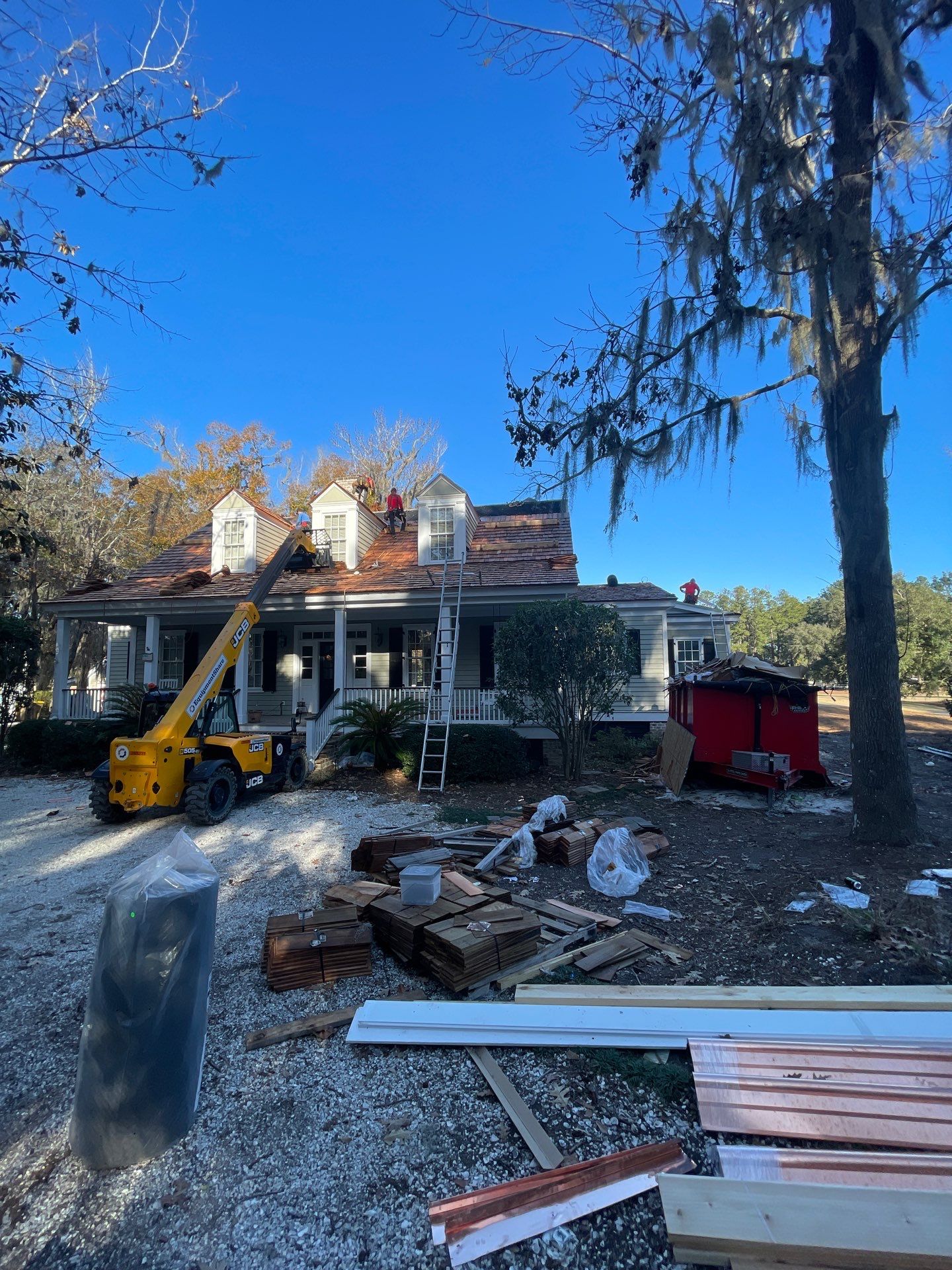 A Ford Plantation Classic by A Good Roofer Near Me 