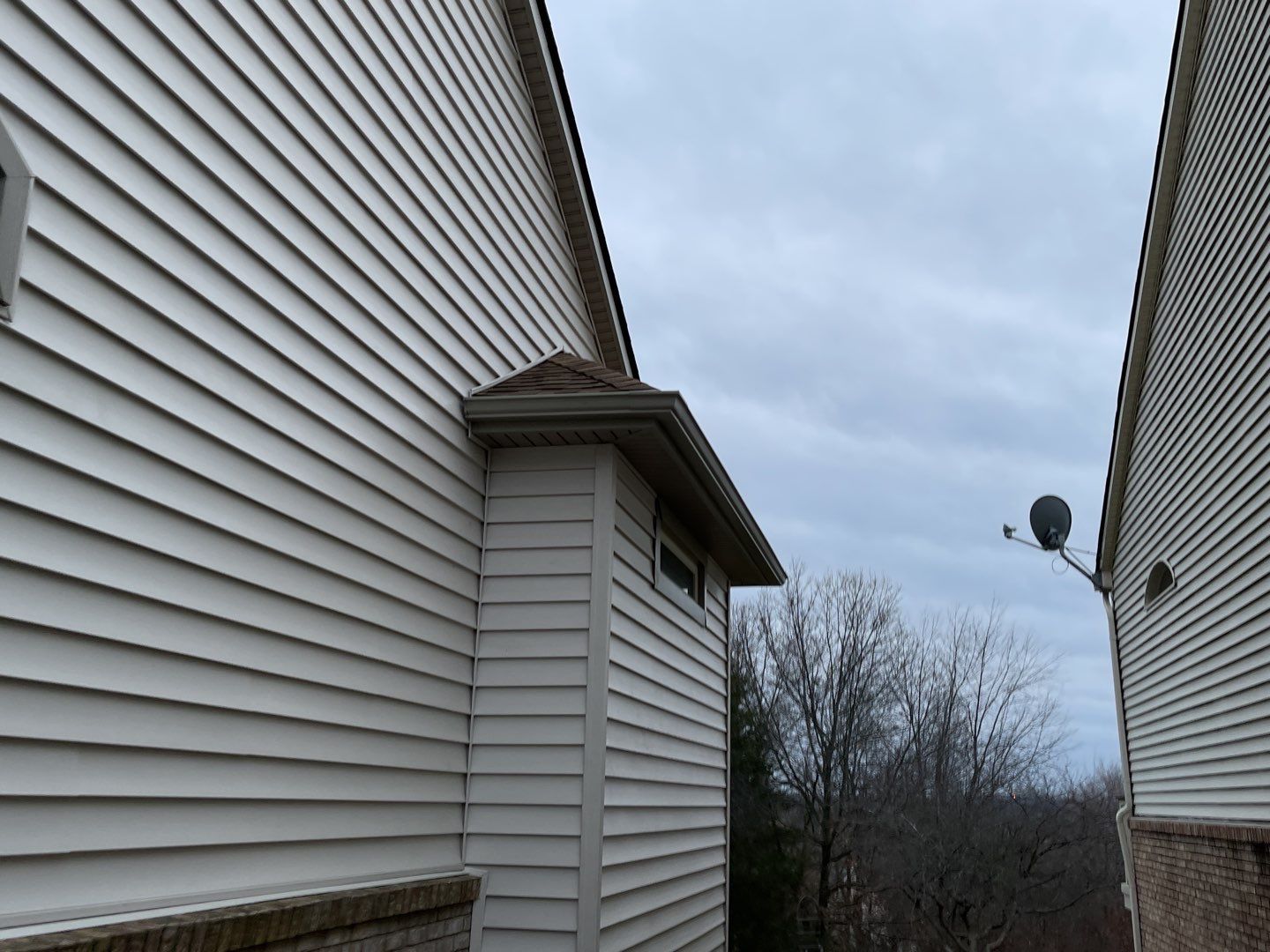 Siding Replacement using CertainTeed Restoration Classic D5 by 180 Contractors