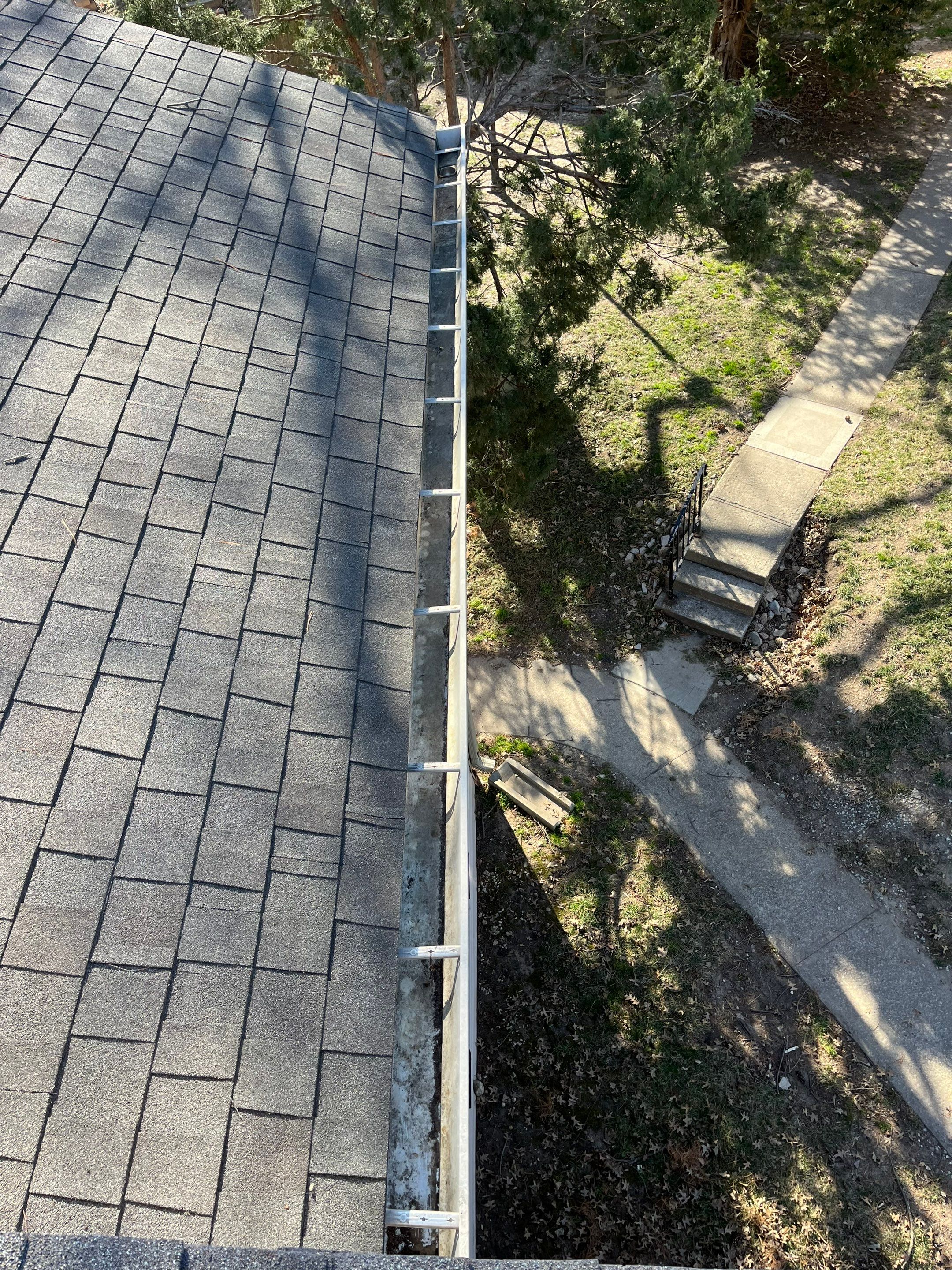 Commercial gutter cleaning Columbia, MO after photo with clean gutters