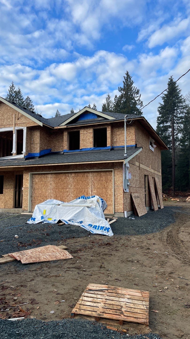 Residential Roofing Installation using OC Oakridge shingles by Top Notch Roofing Inc