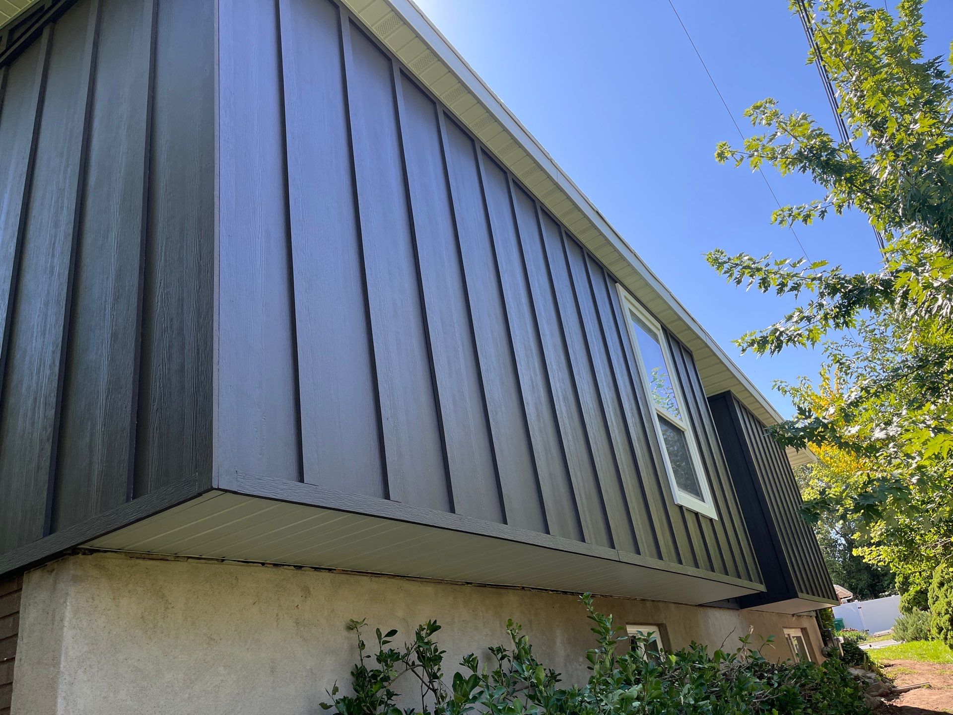 Fruit Heights | Hardie B&B & Shakes | Rich Espresso by Ideal Siding Utah