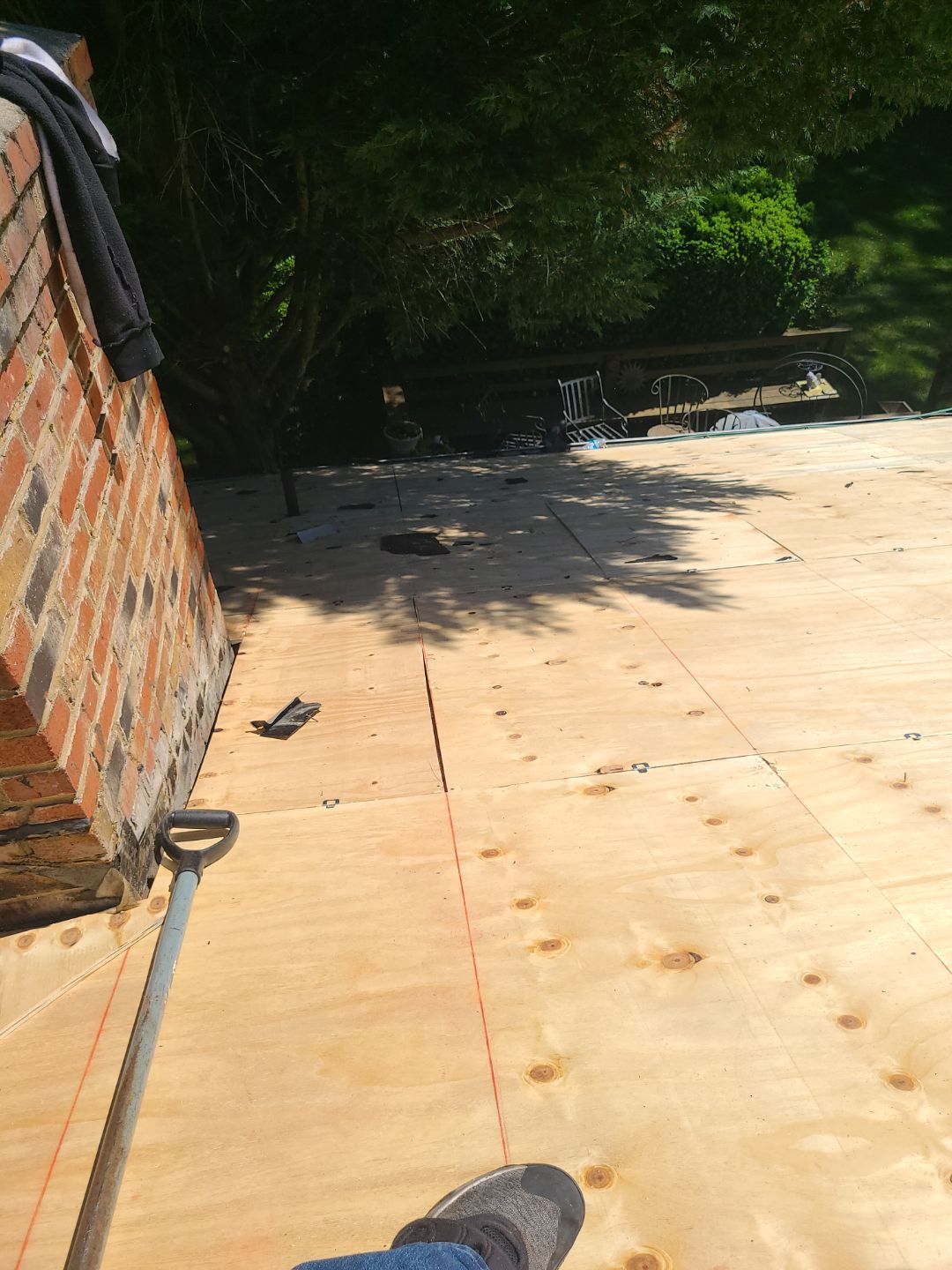 Burke: CertainTeed Landmark Designer Shingles in Moire Black by RM Banning, Inc.