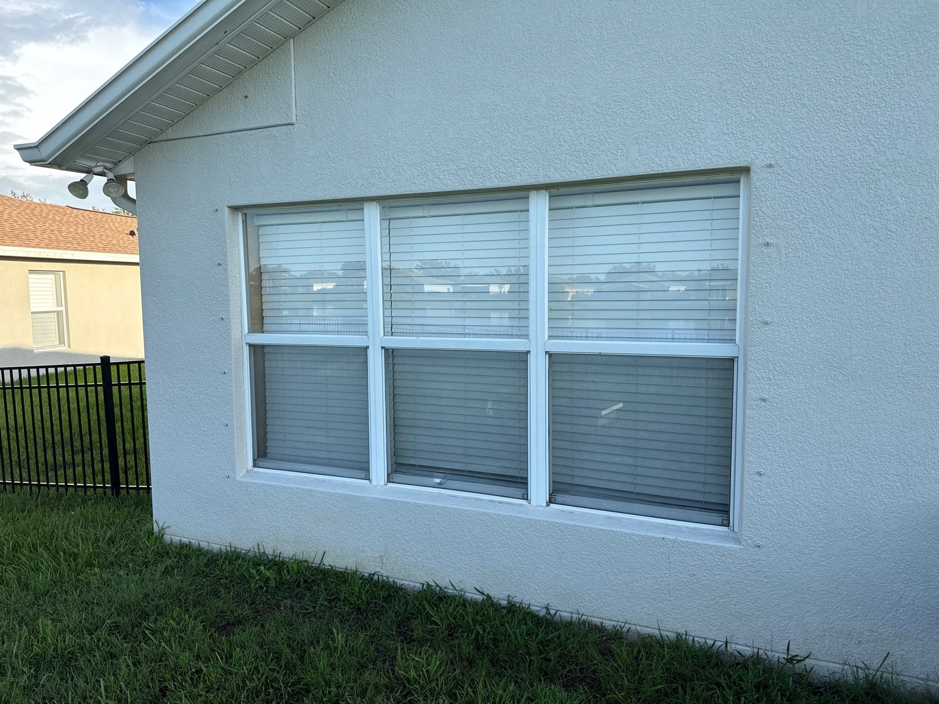 Complete House & Concrete Cleaning in Harrison Ranch Community – Parrish, FL by Sunshine AquaWash