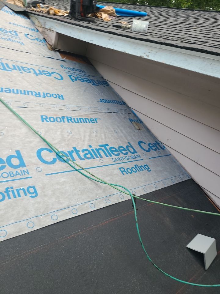 Vienna: CertainTeed Landmark Pro Architectural Shingles in Max Def Pewterwood by RM Banning, Inc.