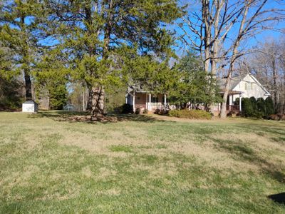 Yard maintenance in Rougemont
