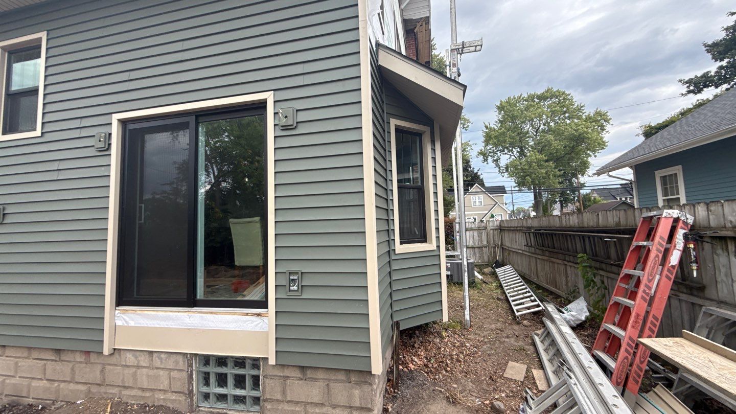 Siding Replacement using Alside Charter Oak D4.5" Deep Moss by 180 Contractors