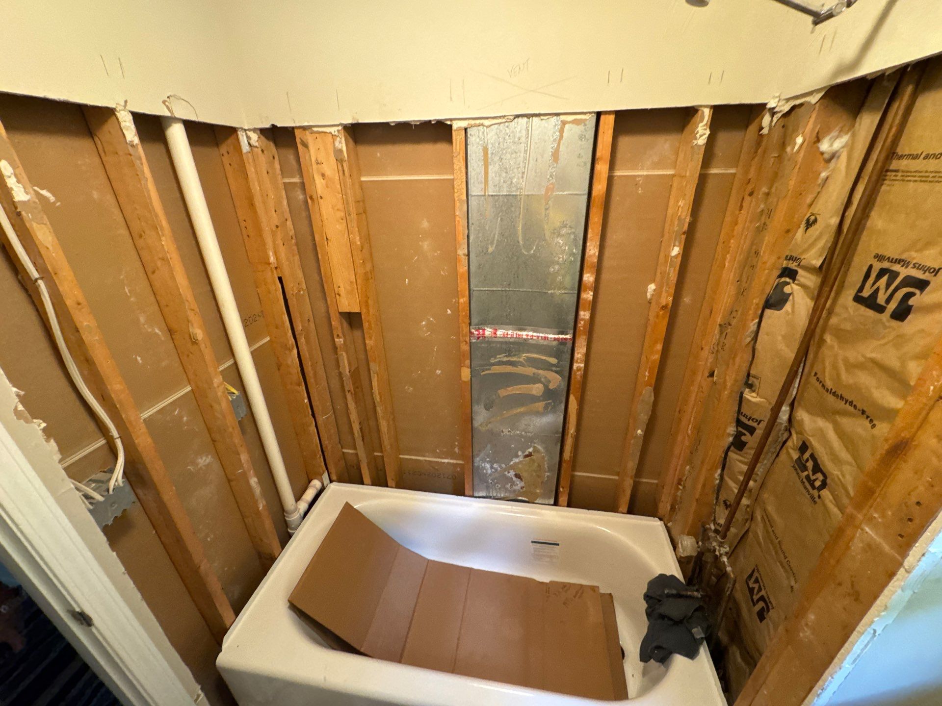 Tub and floor tile installation by Prudencio