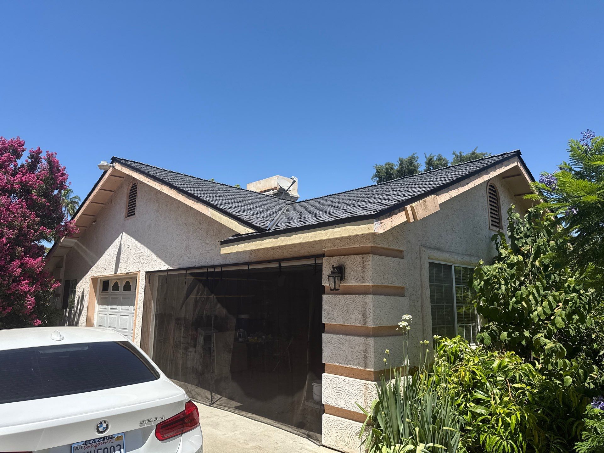 Presidential shingle roof by Straight Edge Roofing Inc