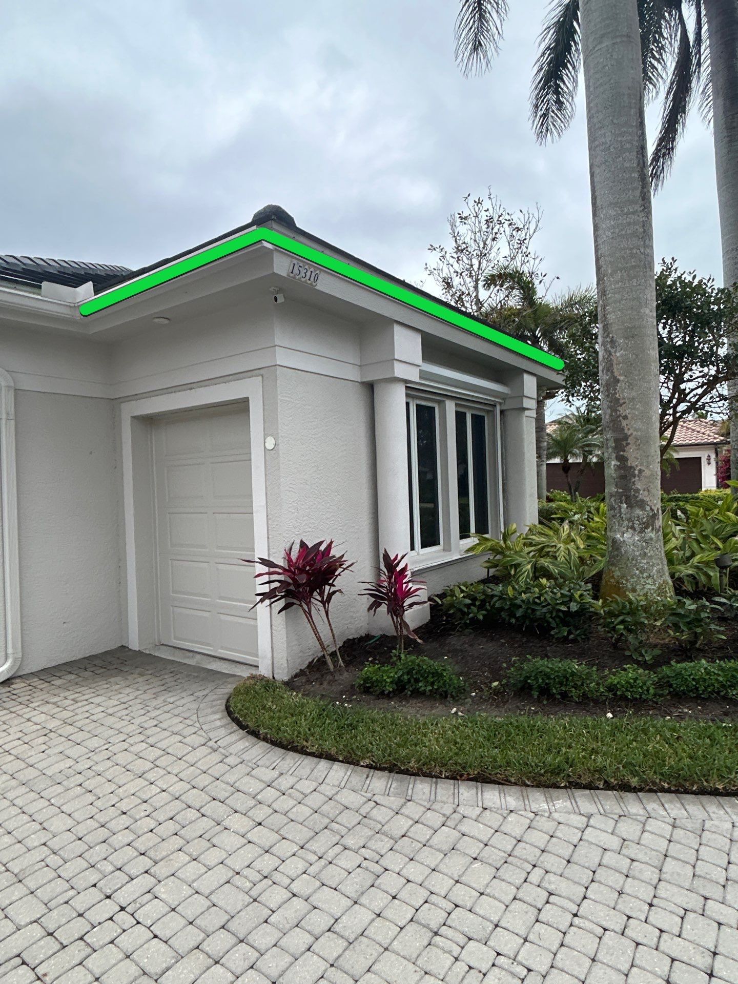 7-Inch Seamless Gutters for Luxury Homes in Naples FL by Gutter Professors