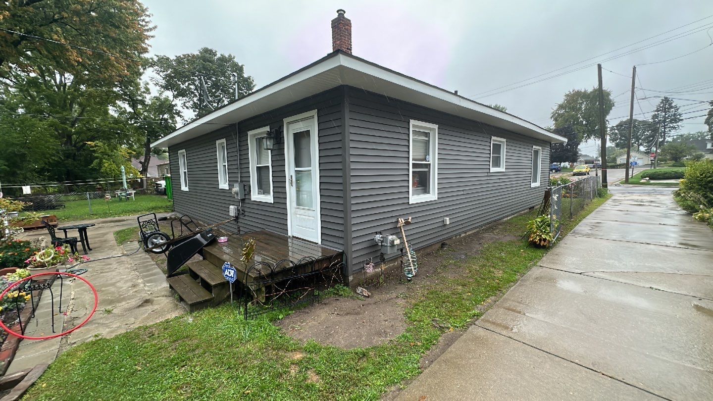 Siding Replacement using CertainTeed Restoration Classis D4 by 180 Contractors