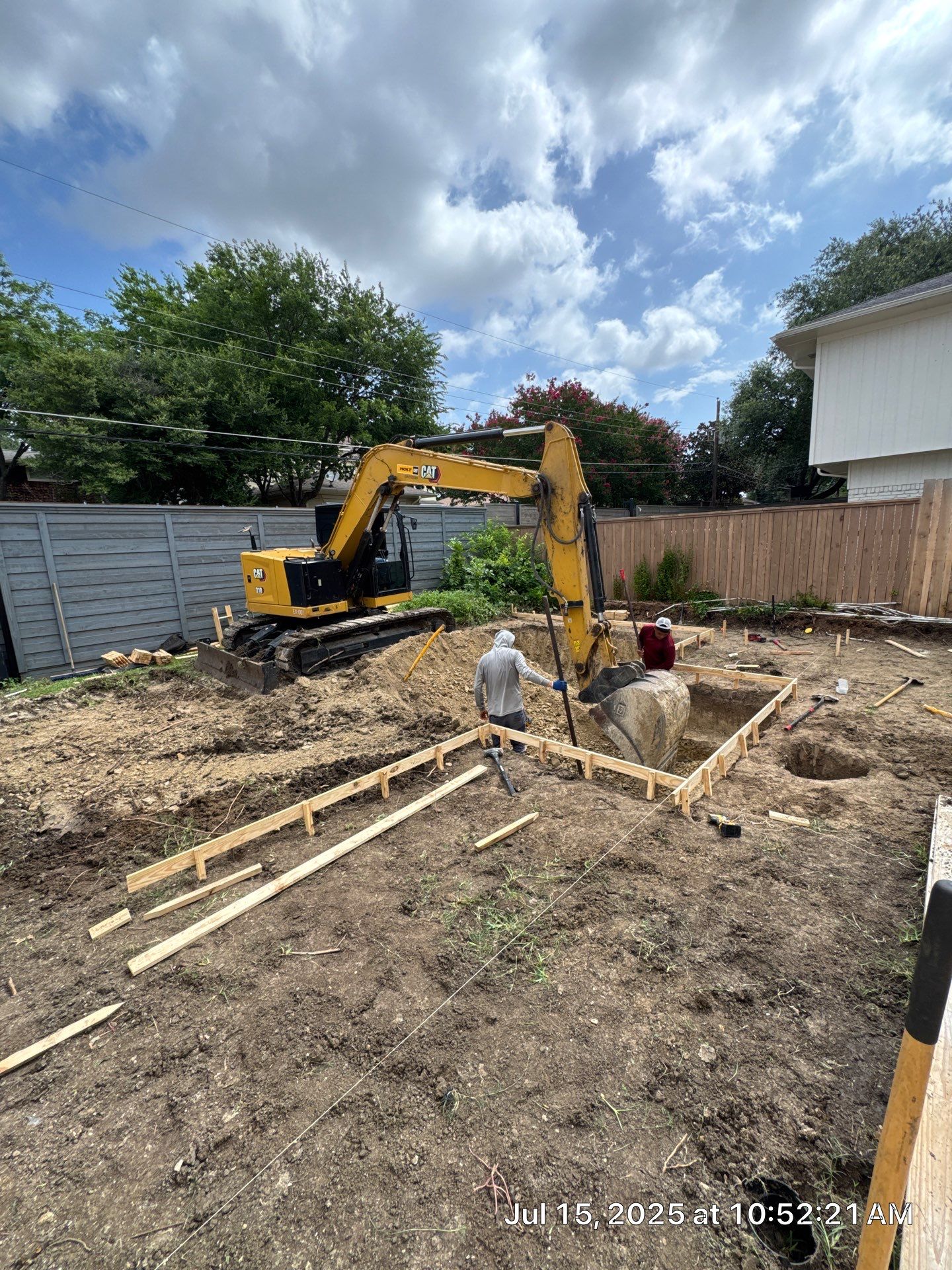 Geometric Pool with Level Spa by Pinnacle Pools and Spas - DFW