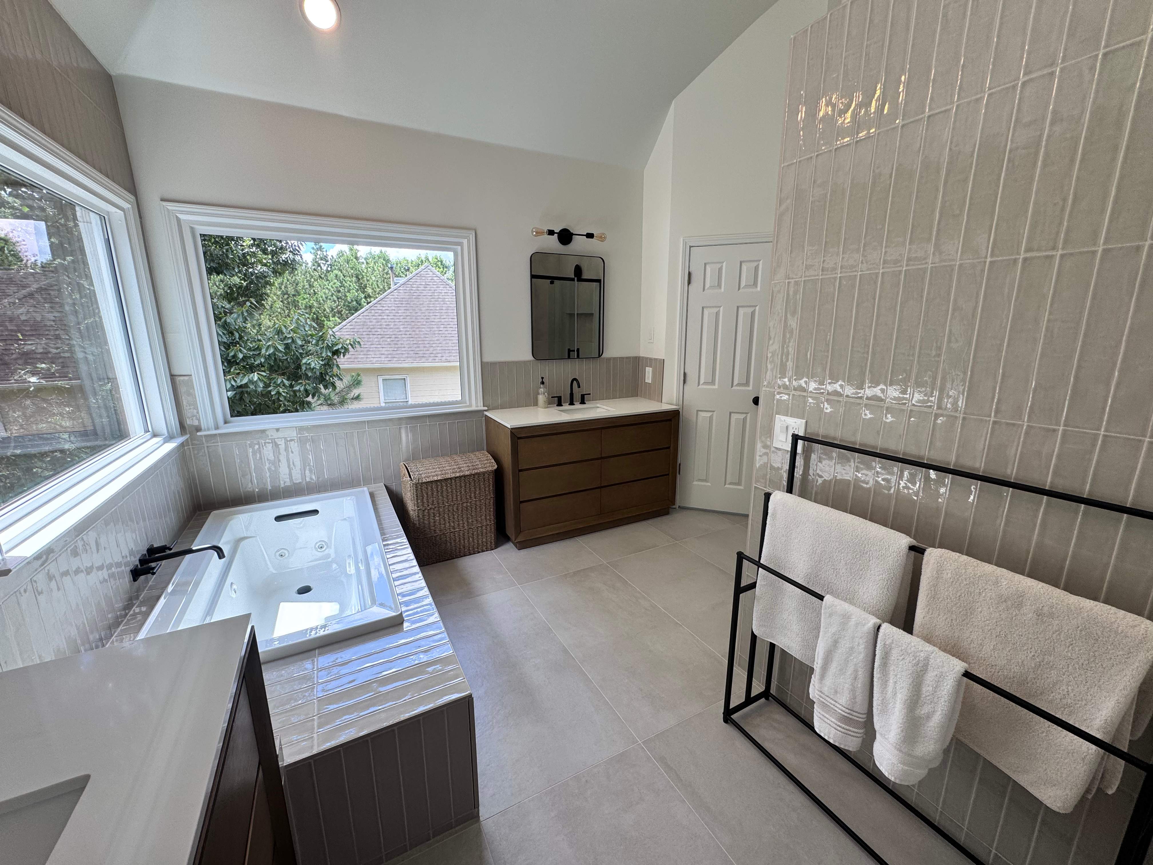 Master bathroom renovation by Prudencio