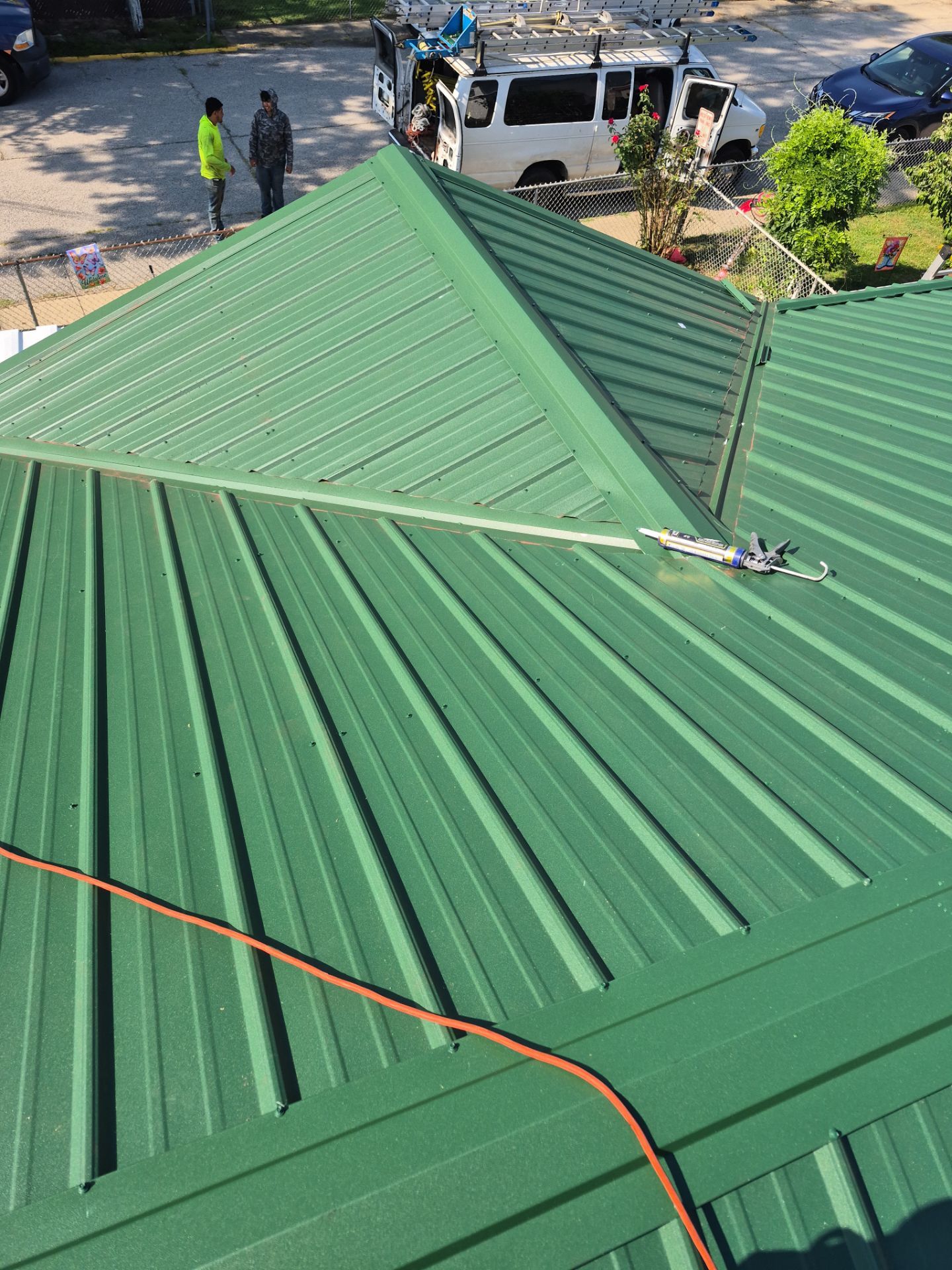 Charleston WV Lifetime Metal Roof Installation – Durable, Energy-Efficient Roofing System by Mr. Roofer