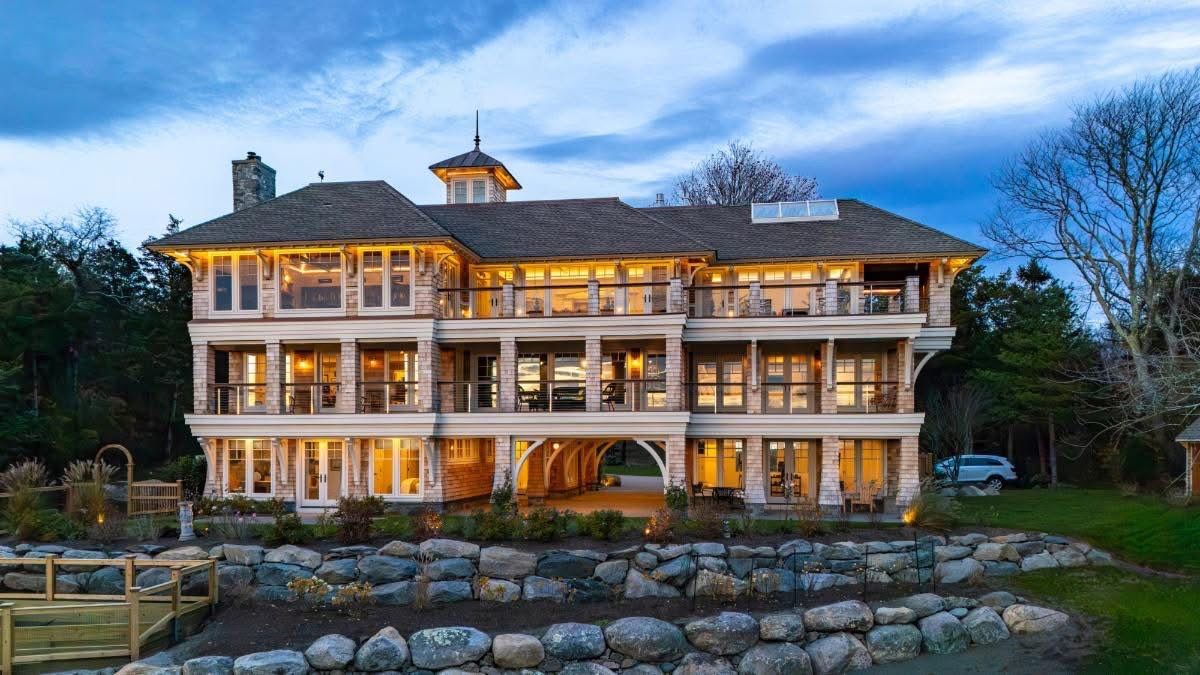 Jamestown Private Residence - Custom Home Build by Rinaldi Brothers